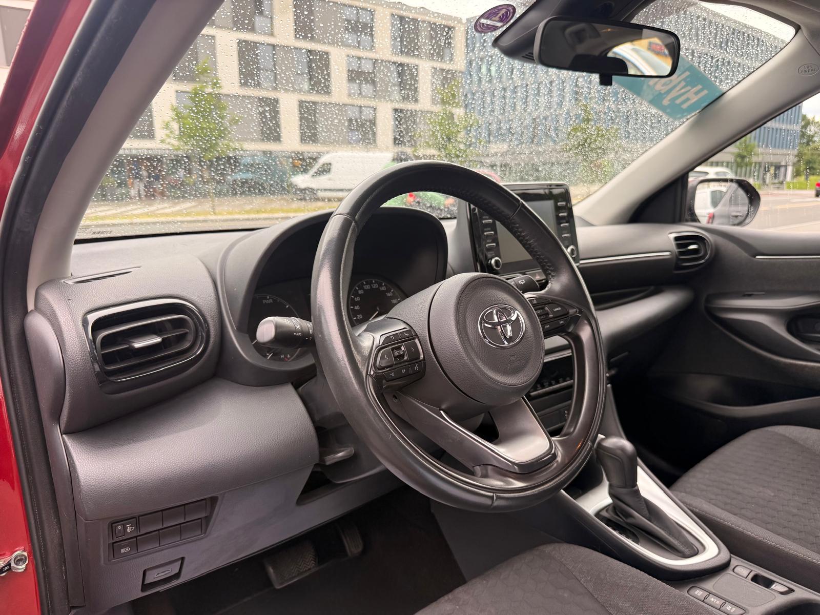 TOYOTA Yaris 1.5 Style e-CVT-image-7