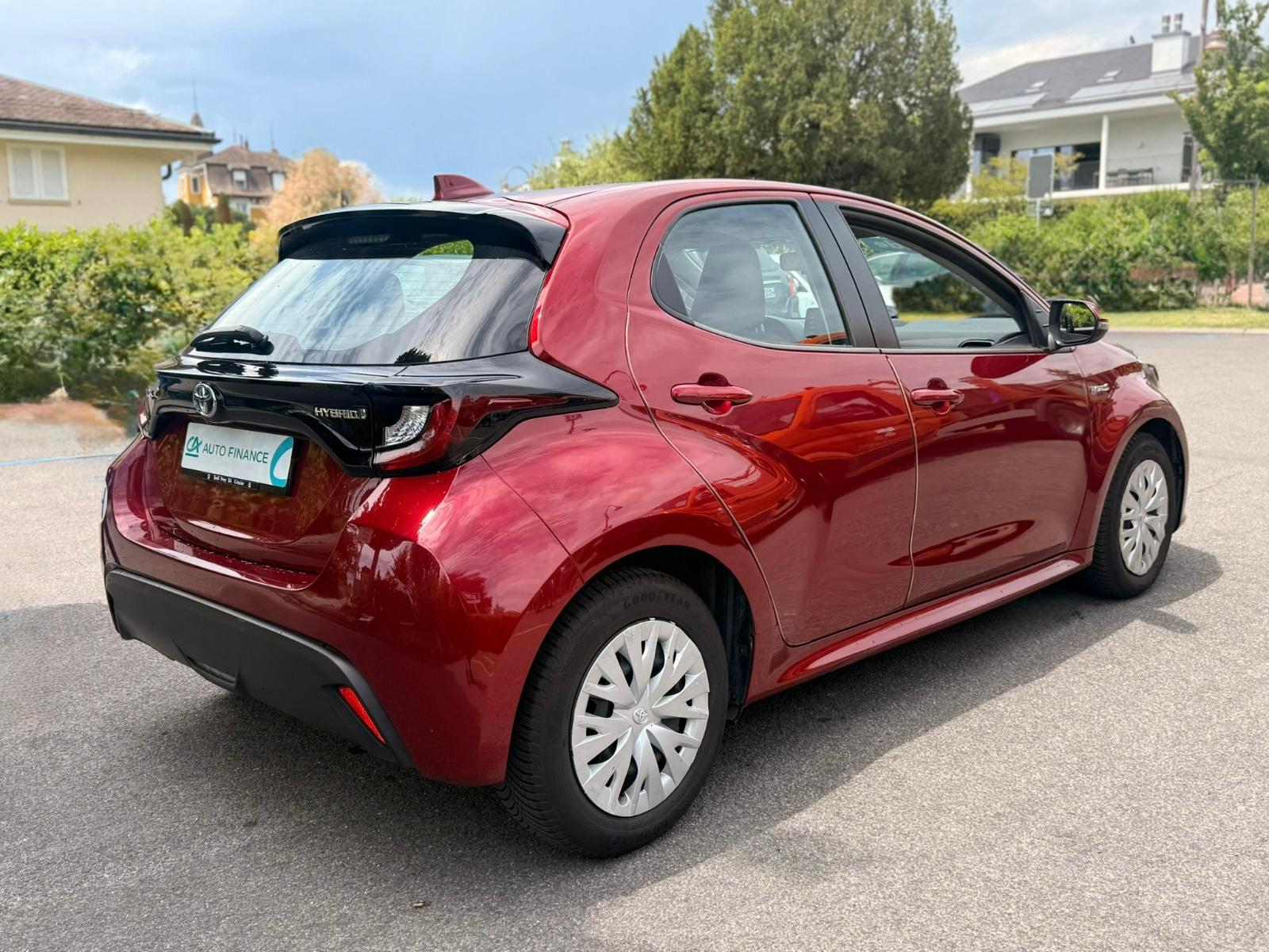 TOYOTA Yaris 1.5 Style e-CVT-image-4