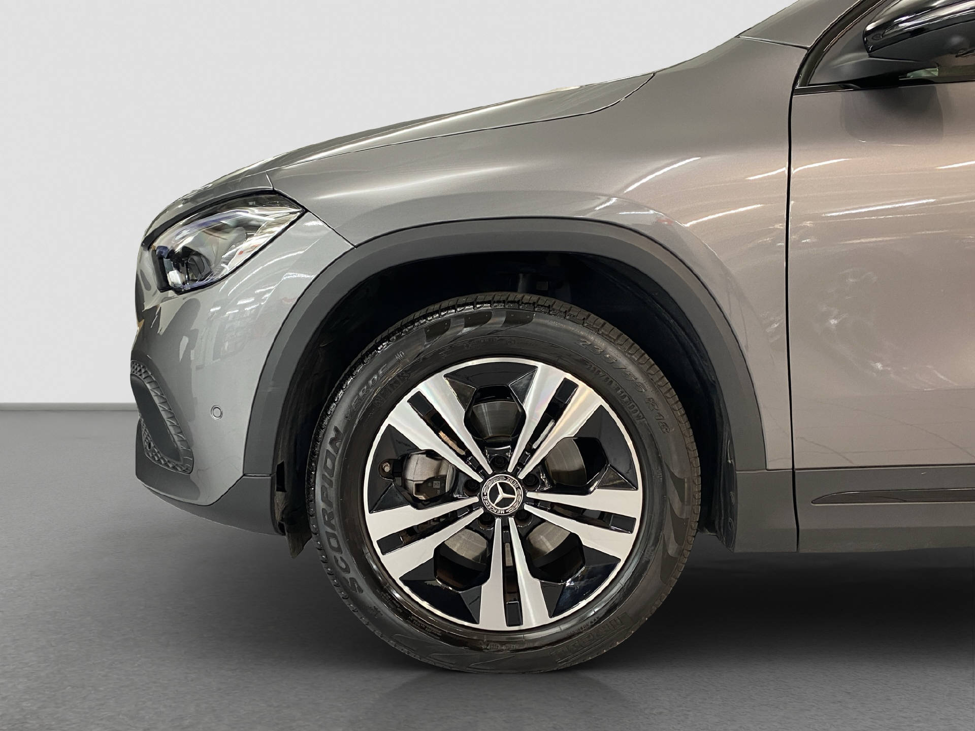 MERCEDES-BENZ GLA 200 d Progressive 4MATIC-image-5
