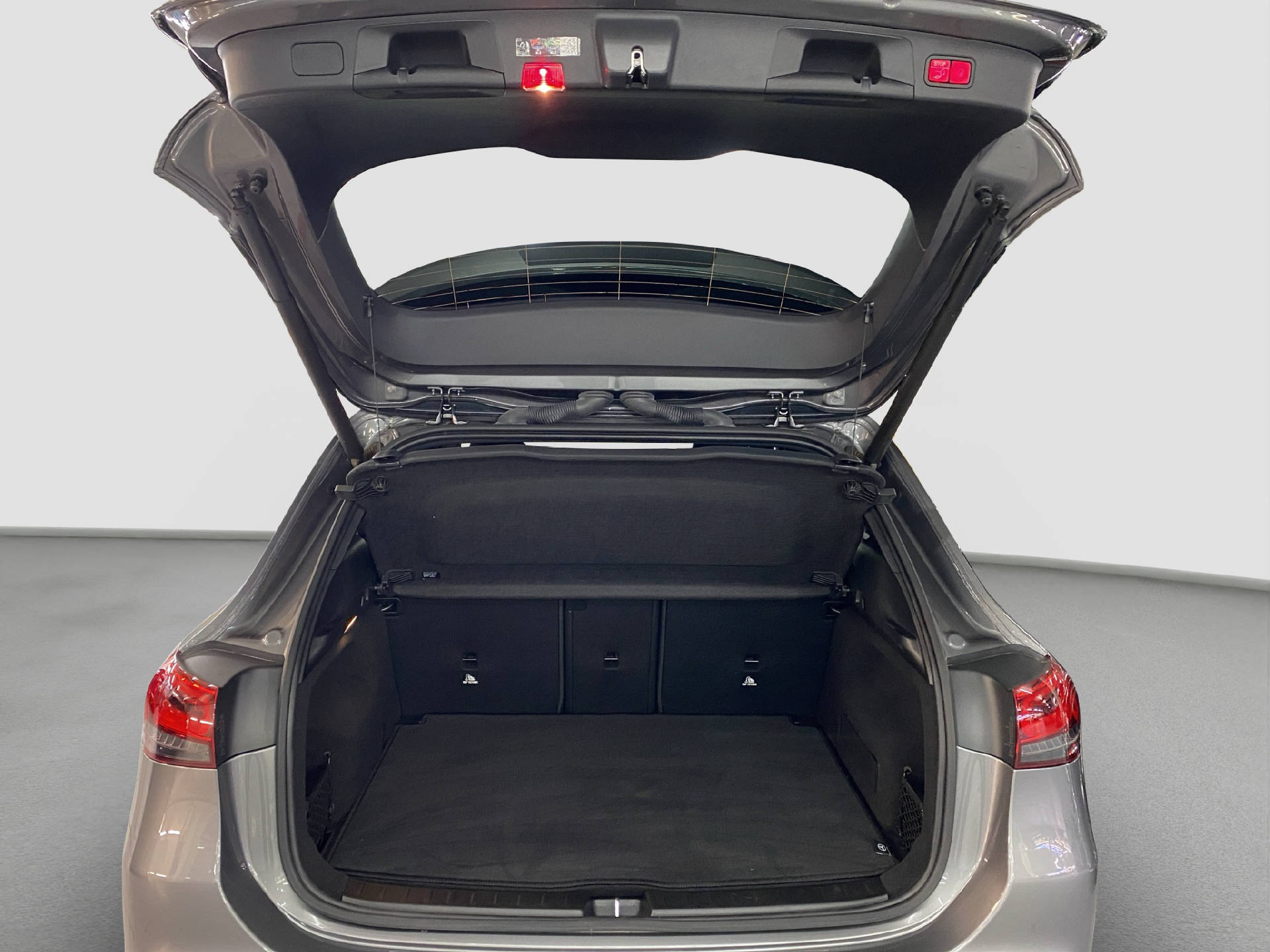 MERCEDES-BENZ GLA 200 d Progressive 4MATIC-image-13