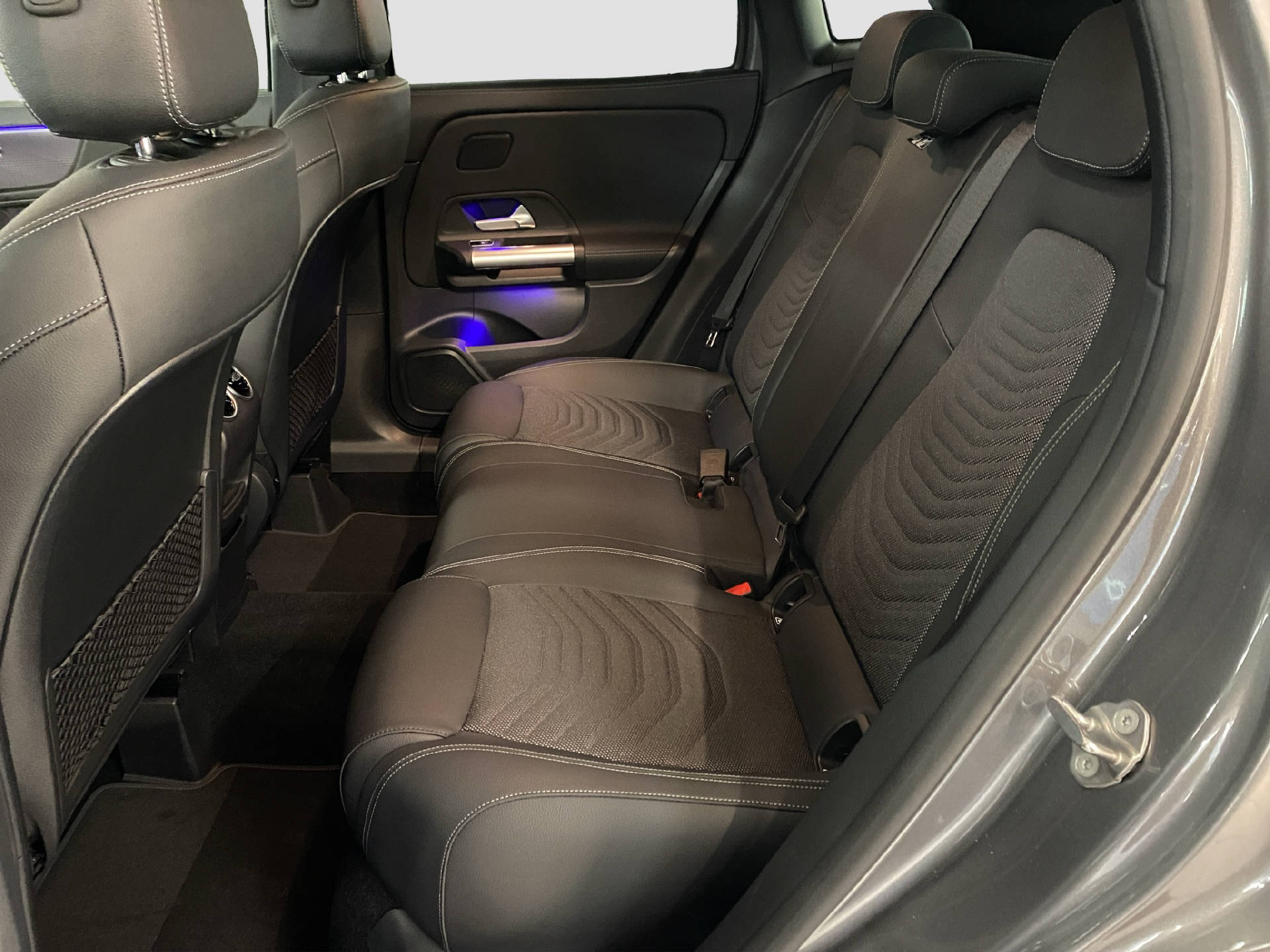 MERCEDES-BENZ GLA 200 d Progressive 4MATIC-image-12