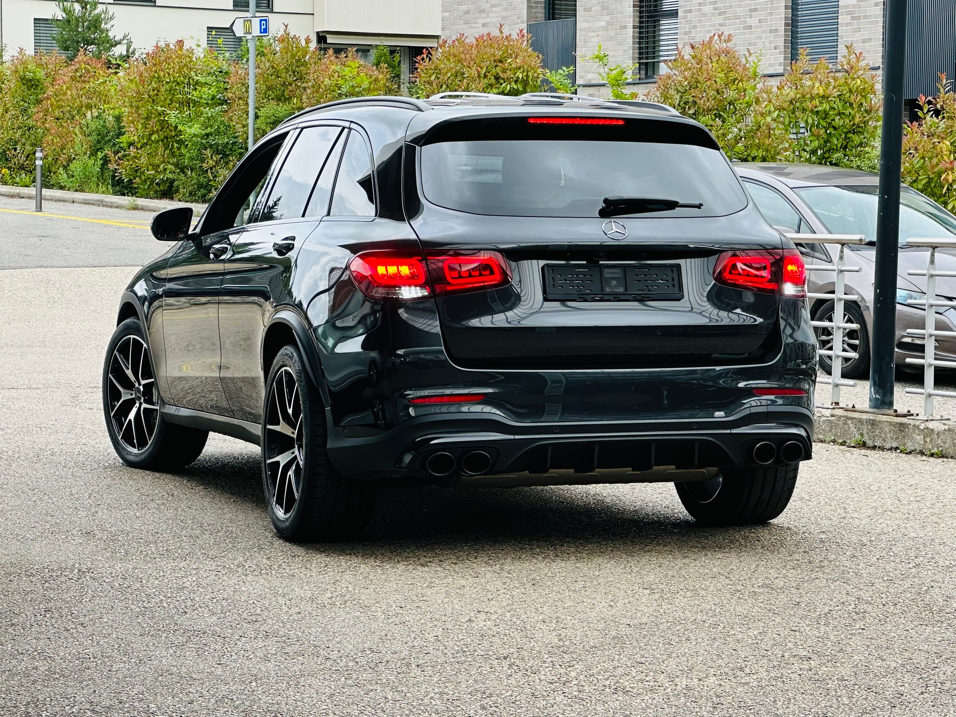 MERCEDES-BENZ GLC 43 AMG 4Matic 9G-Tronic-image-9