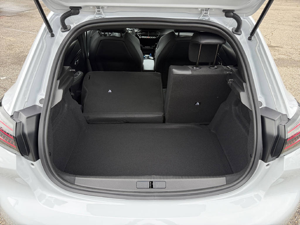 PEUGEOT 208 Hybrid 145 e-DCS6 GT-image-13