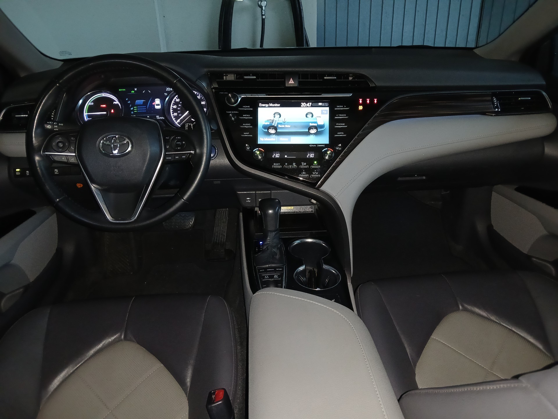 TOYOTA 2.5 HSD Premium-image-8