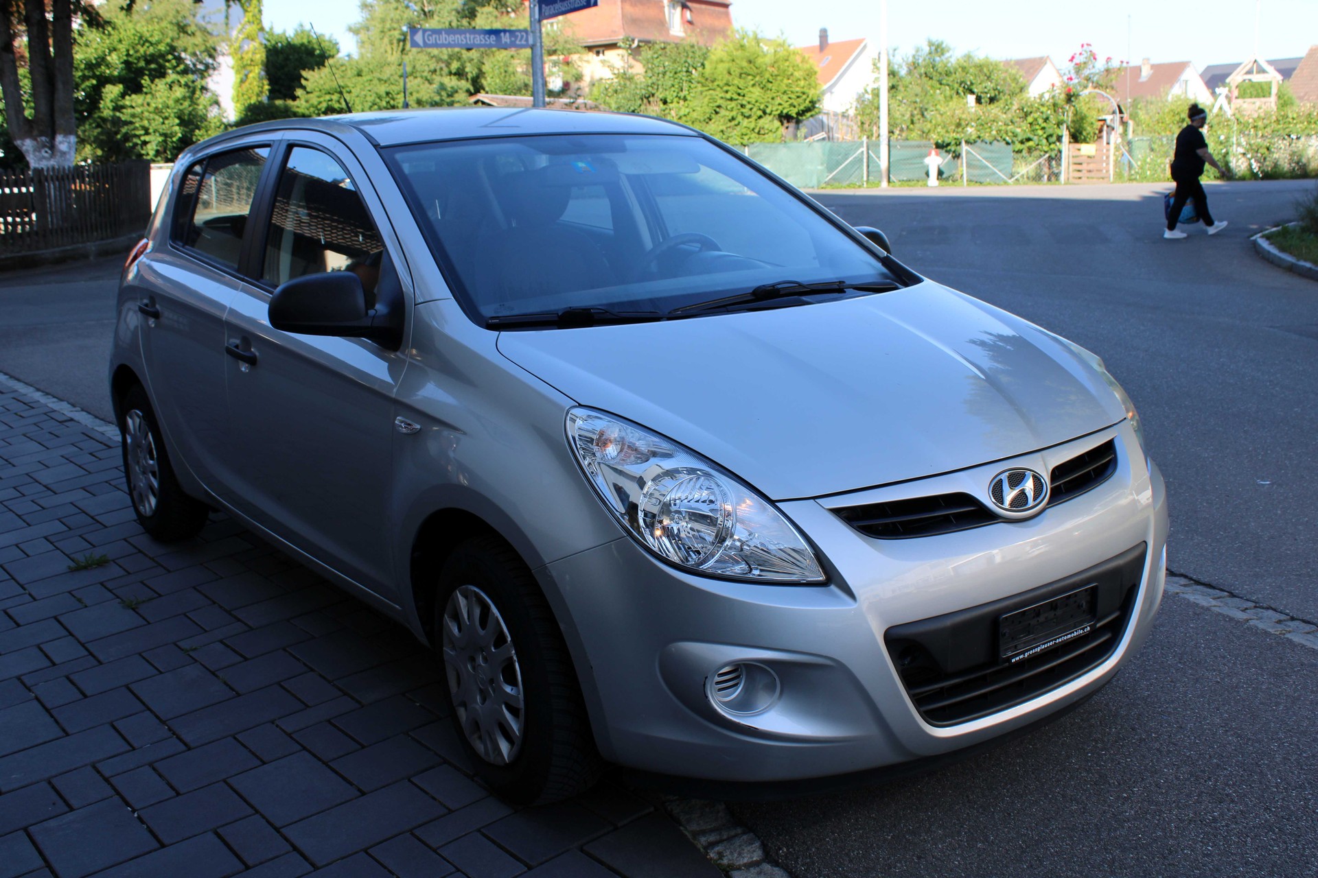 HYUNDAI i20-image-2