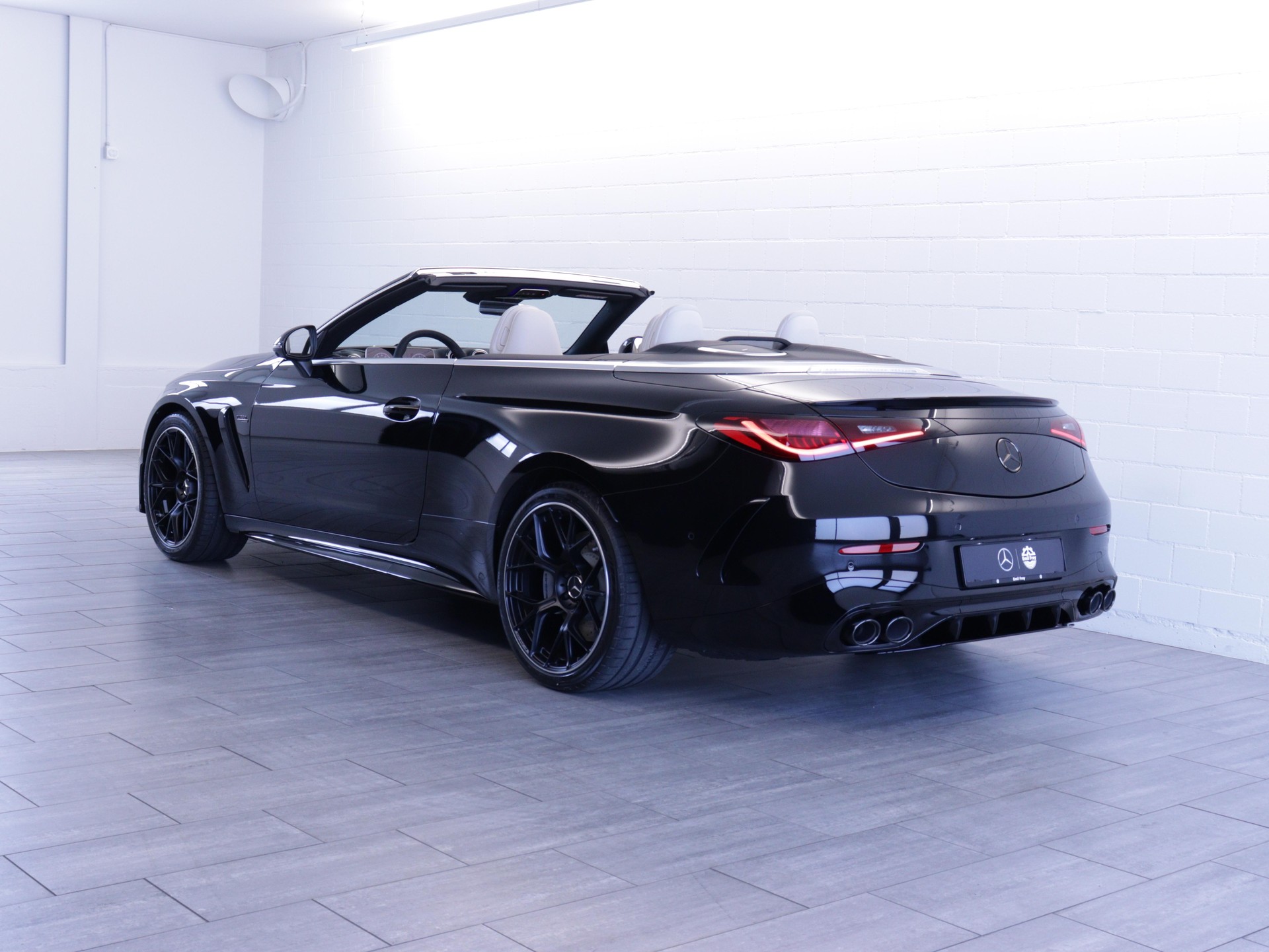 MERCEDES-BENZ CLE 53 AMG 4matic+ Cabriolet-showroom-element-3