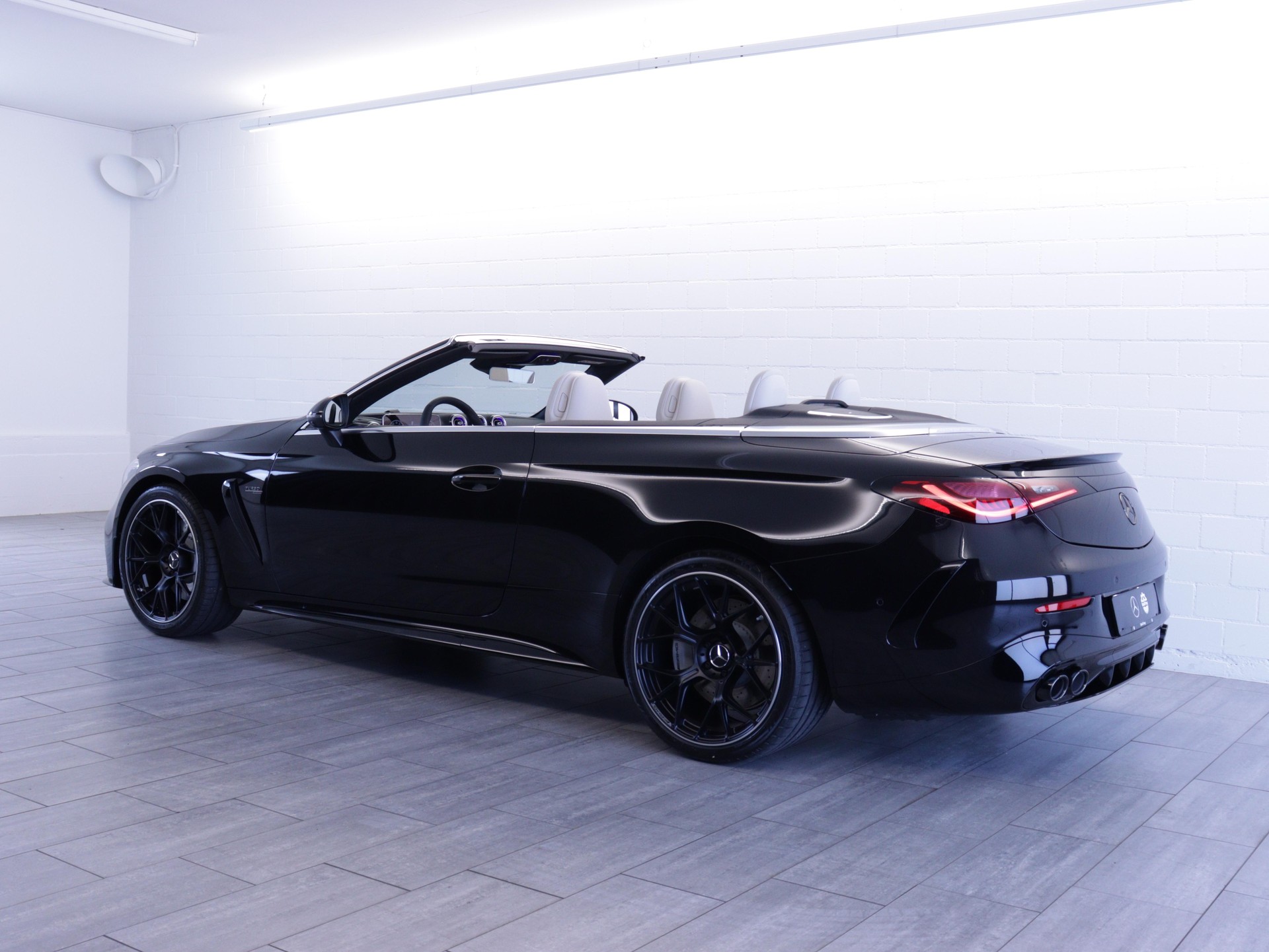MERCEDES-BENZ CLE 53 AMG 4matic+ Cabriolet-showroom-element-2