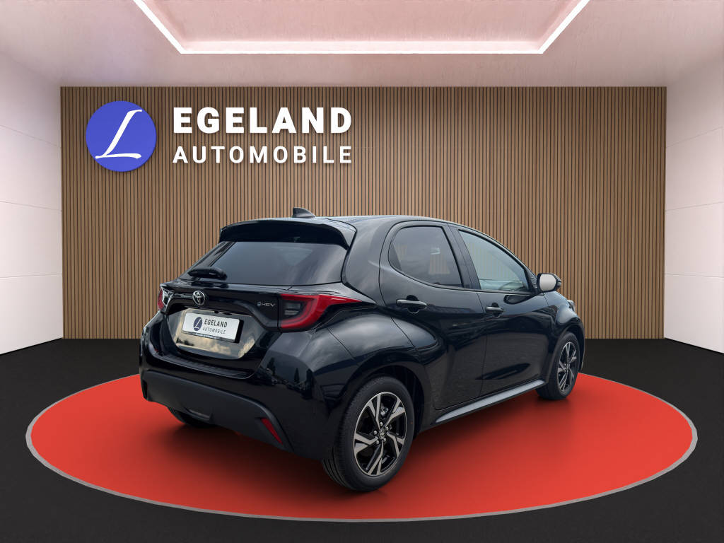 TOYOTA Yaris 1.5 VVT-i HSD Comfort Sport-showroom-element-3