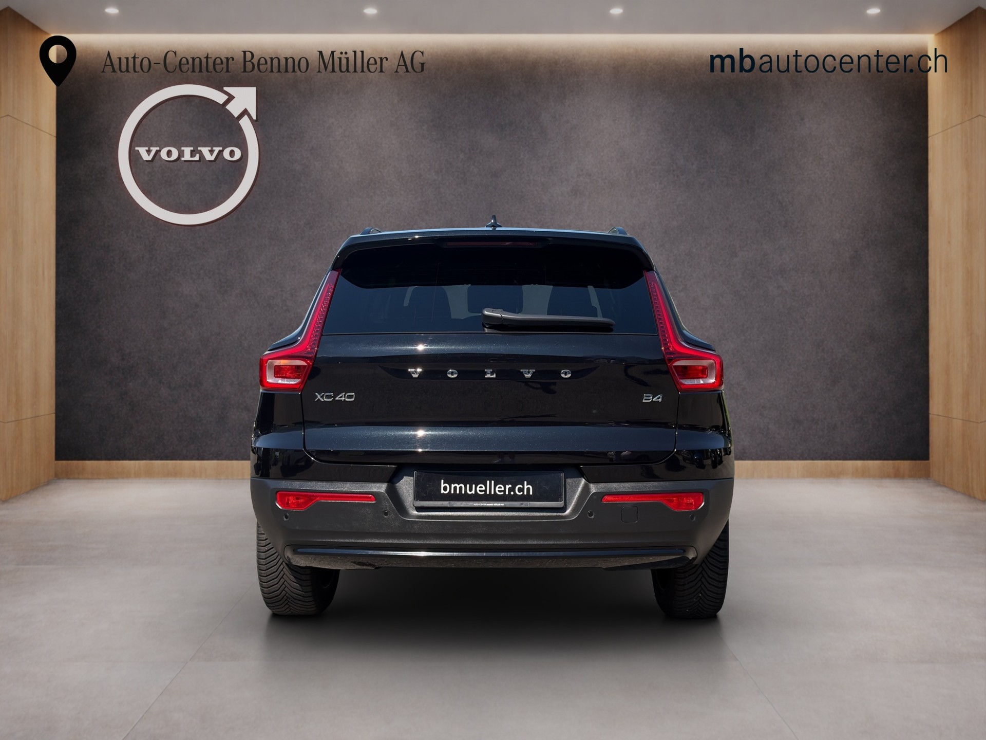VOLVO XC40 2.0 B4 MH Plus Dark-showroom-element-3