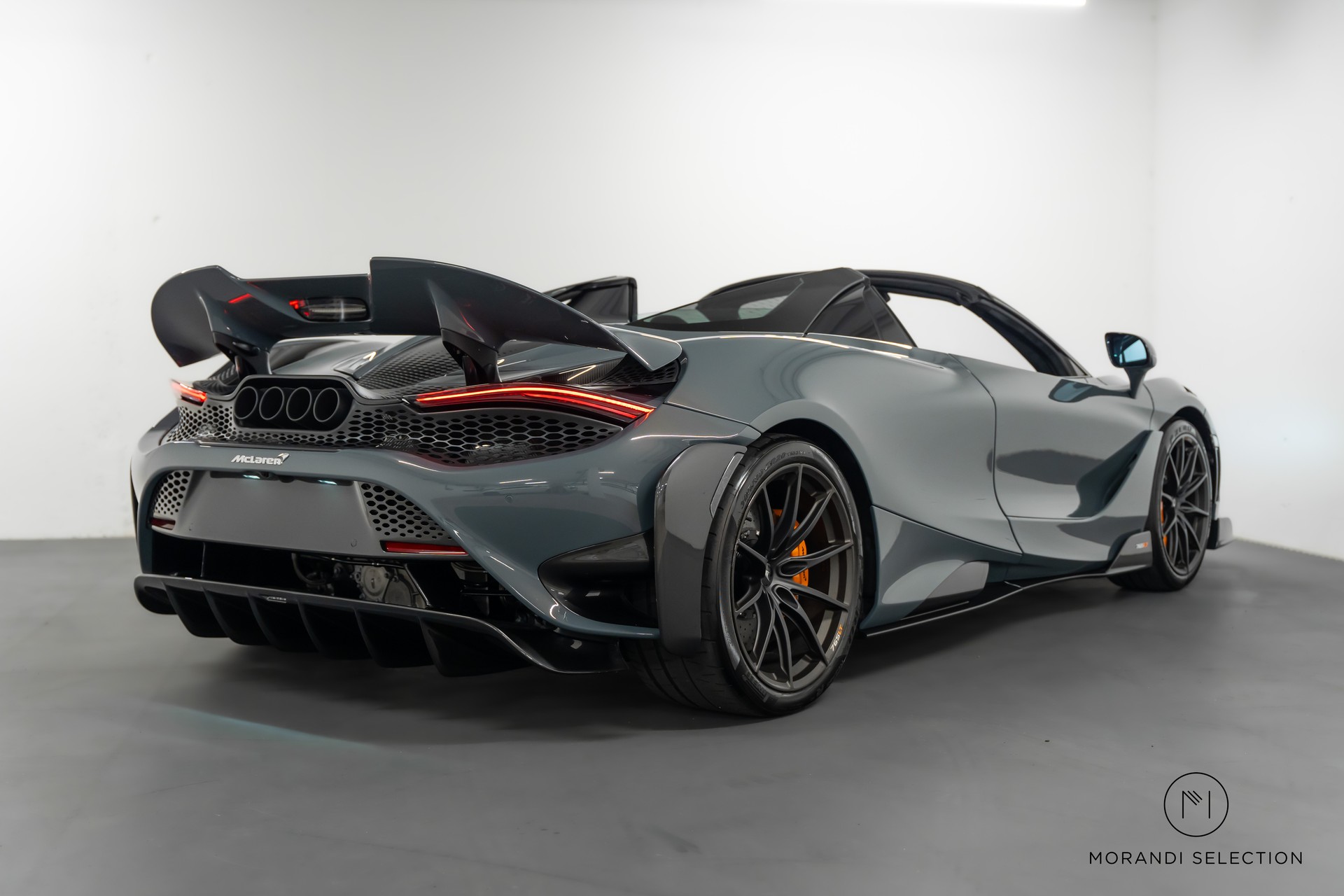 McLAREN 765 LT Spider 4.0 V8 SSG-showroom-element-3