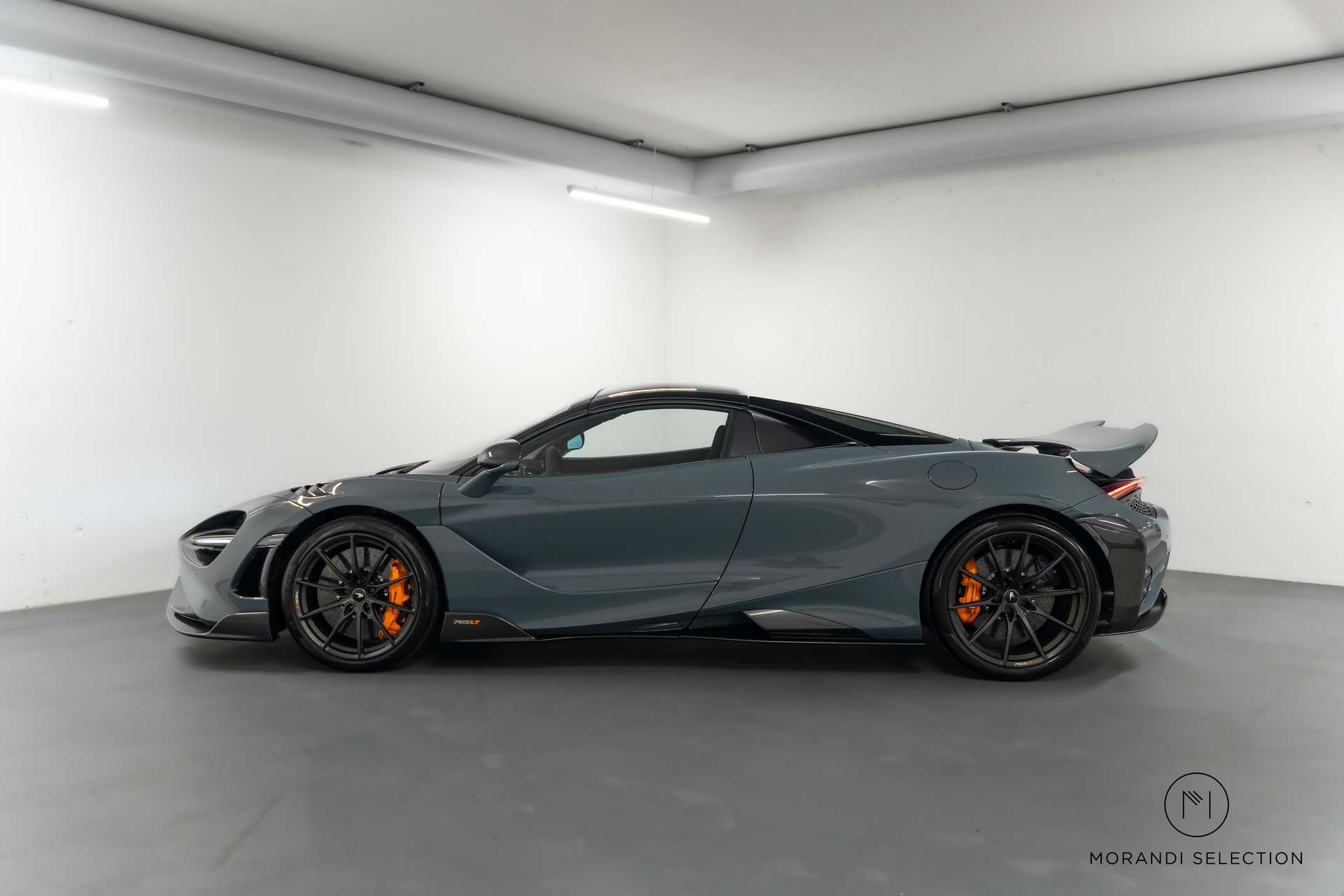 McLAREN 765 LT Spider 4.0 V8 SSG-showroom-element-1