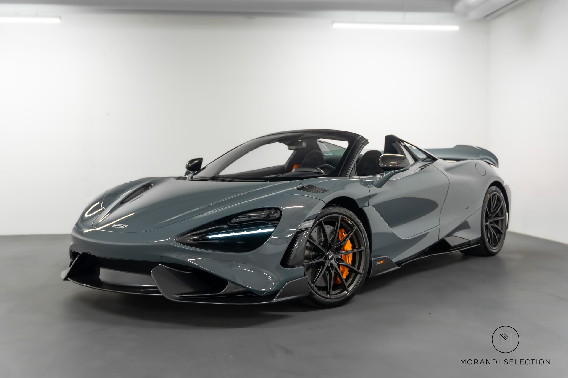McLAREN 765 LT Spider 4.0 V8 SSG-showroom-element-2