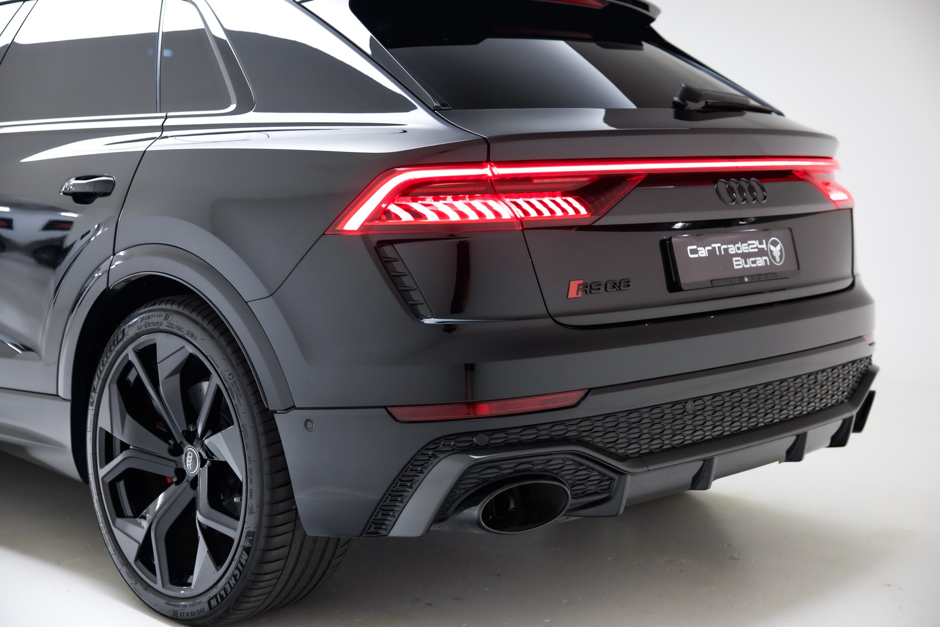 AUDI RSQ8 quattro tiptronic-image-16
