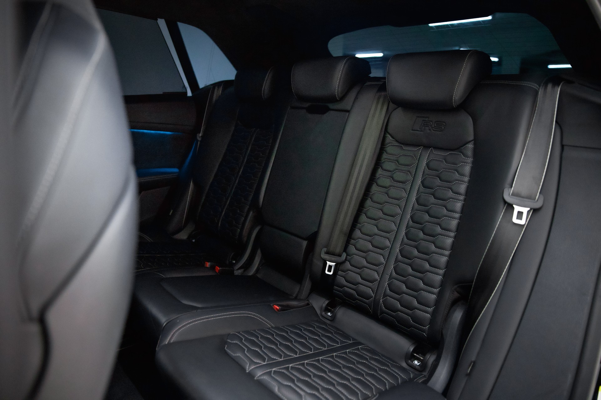 AUDI RSQ8 quattro tiptronic-image-23