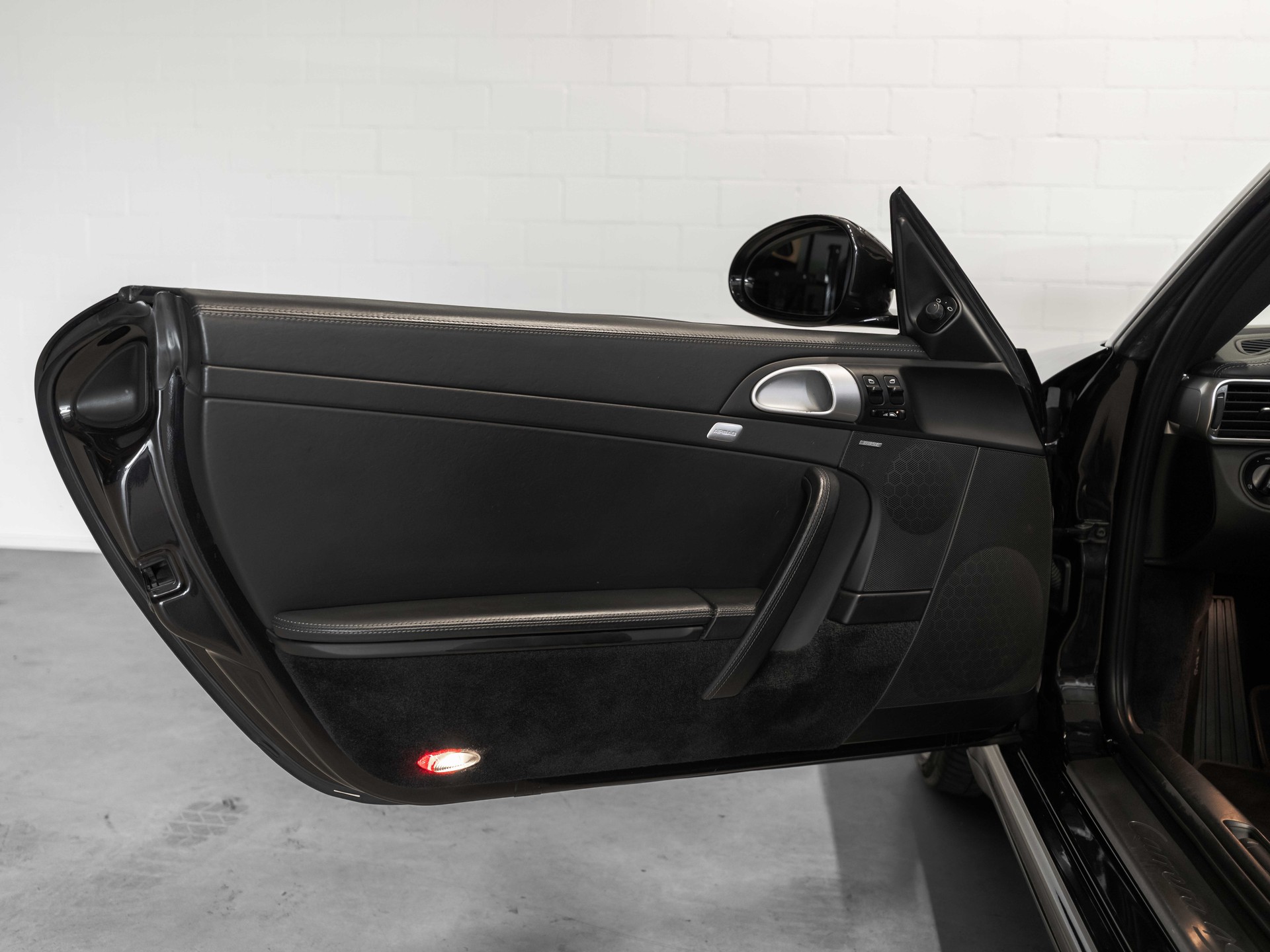 PORSCHE 911 Cabrio Carrera 4S-image-30
