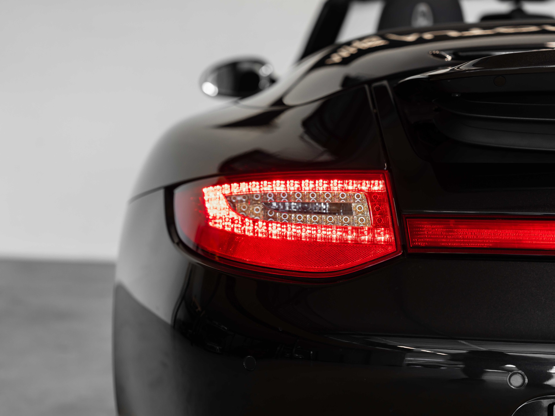 PORSCHE 911 Cabrio Carrera 4S-image-17