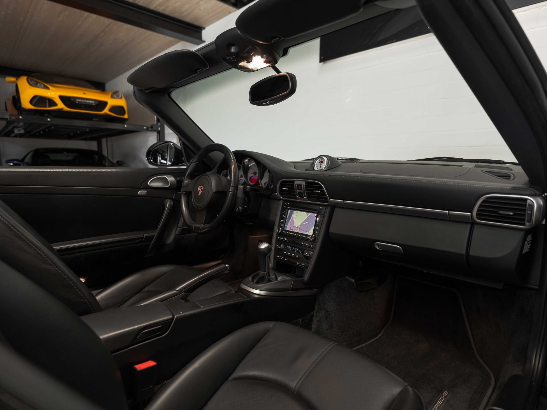 PORSCHE 911 Cabrio Carrera 4S-image-23