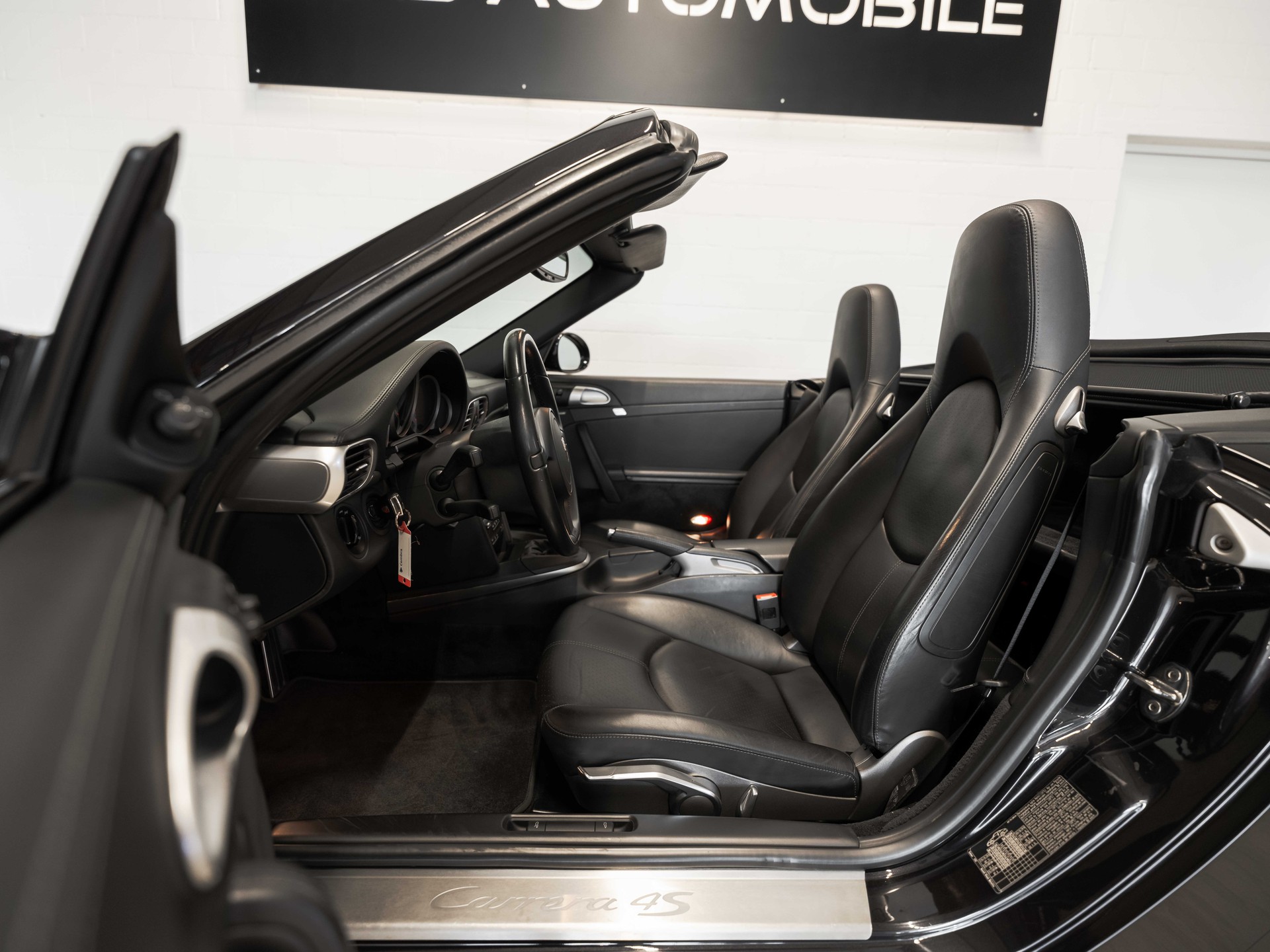 PORSCHE 911 Cabrio Carrera 4S-image-25