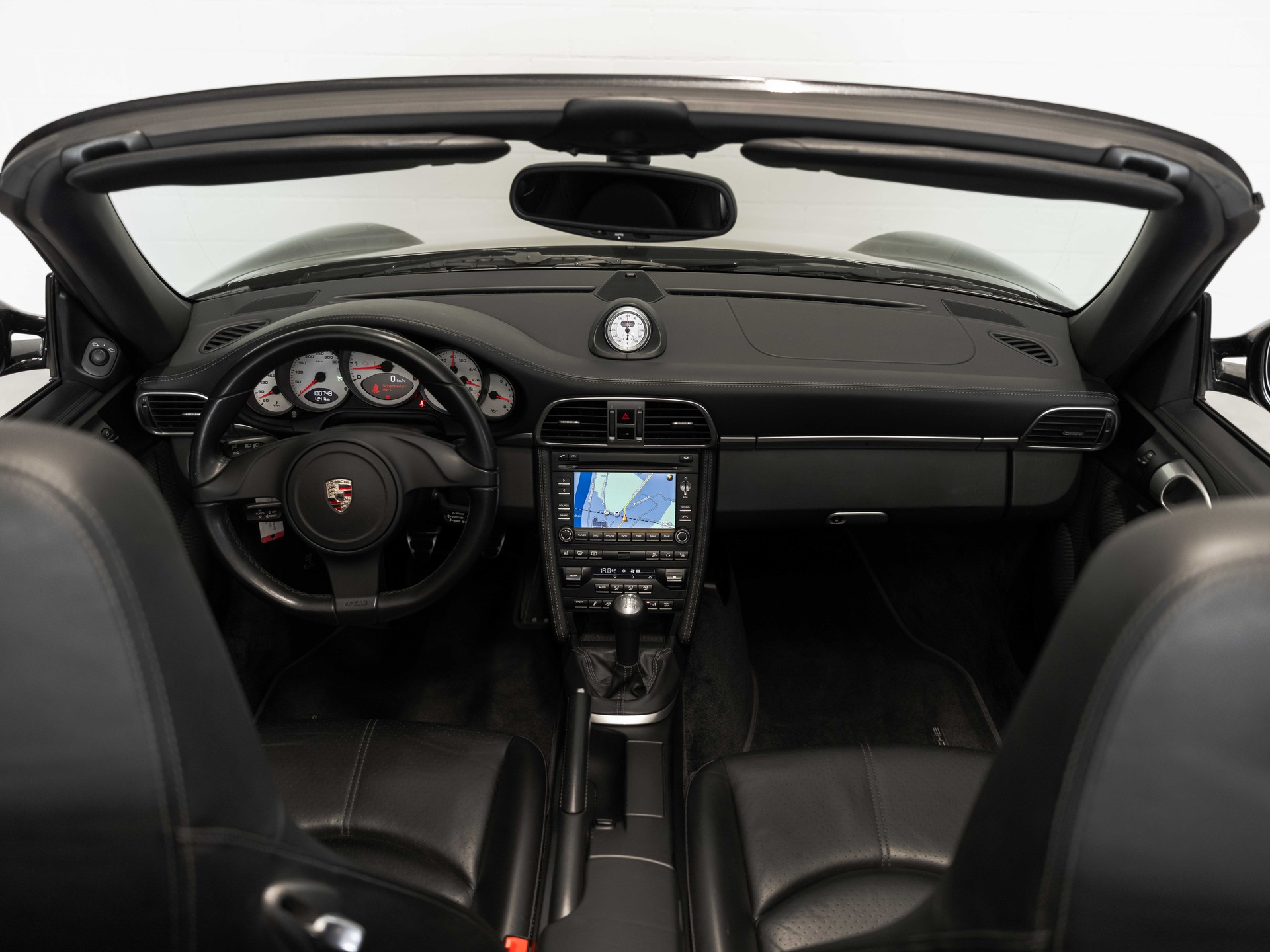 PORSCHE 911 Cabrio Carrera 4S-image-8