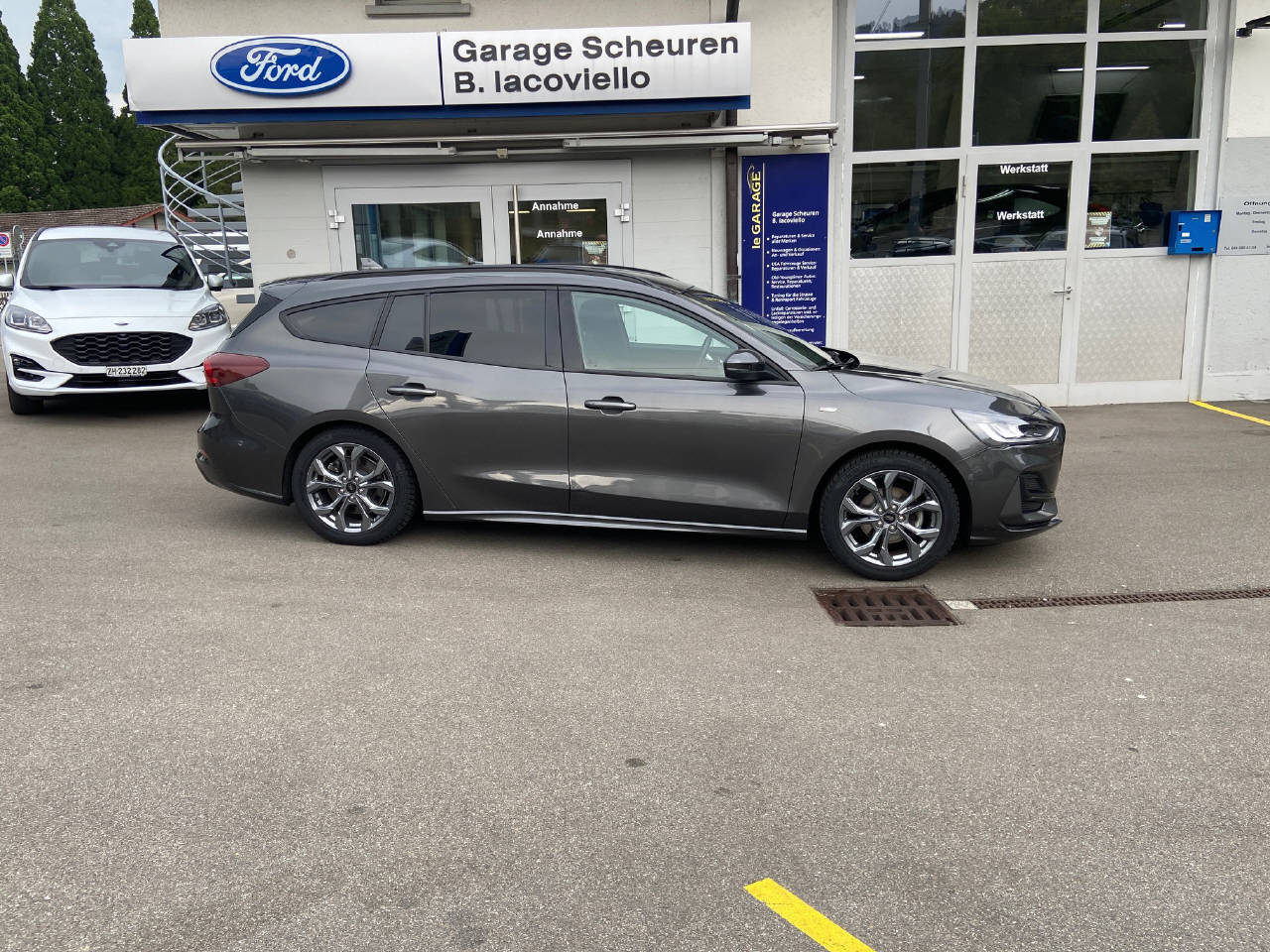 FORD Focus Station Wagon 1.0i EcoB Hybrid 155 ST-Line-image-6