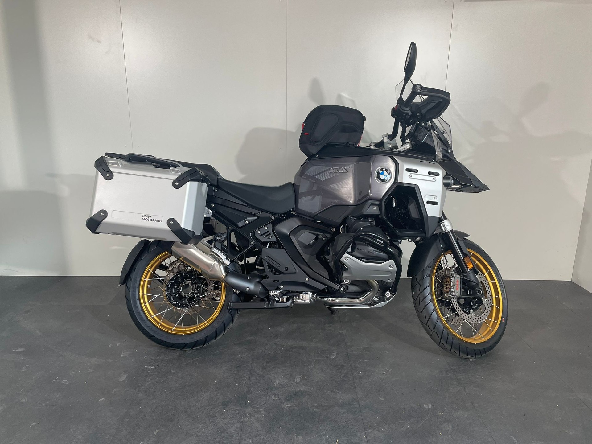 BMW R 1300 GS Adventure-image-4
