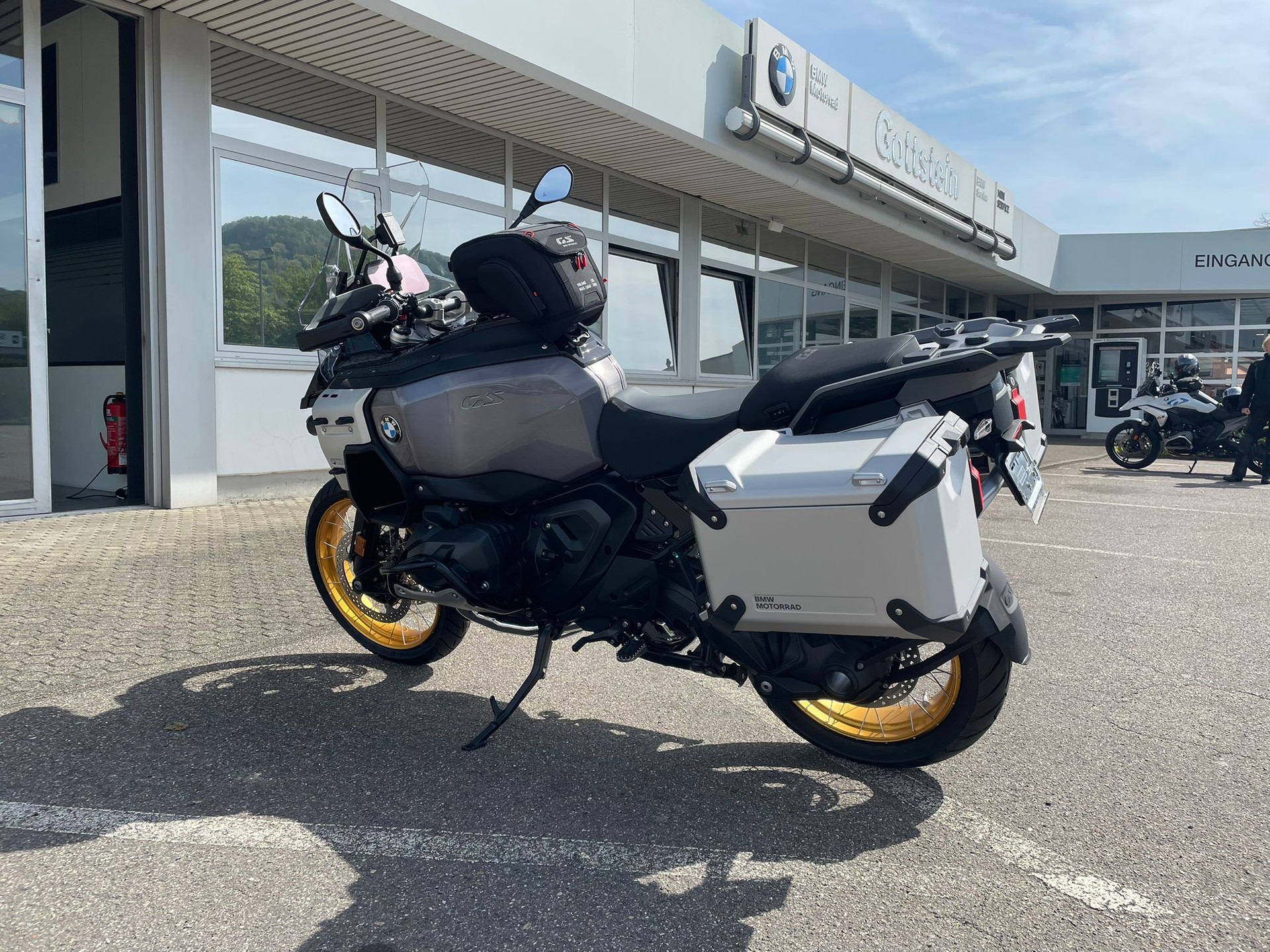 BMW R 1300 GS Adventure-image-12