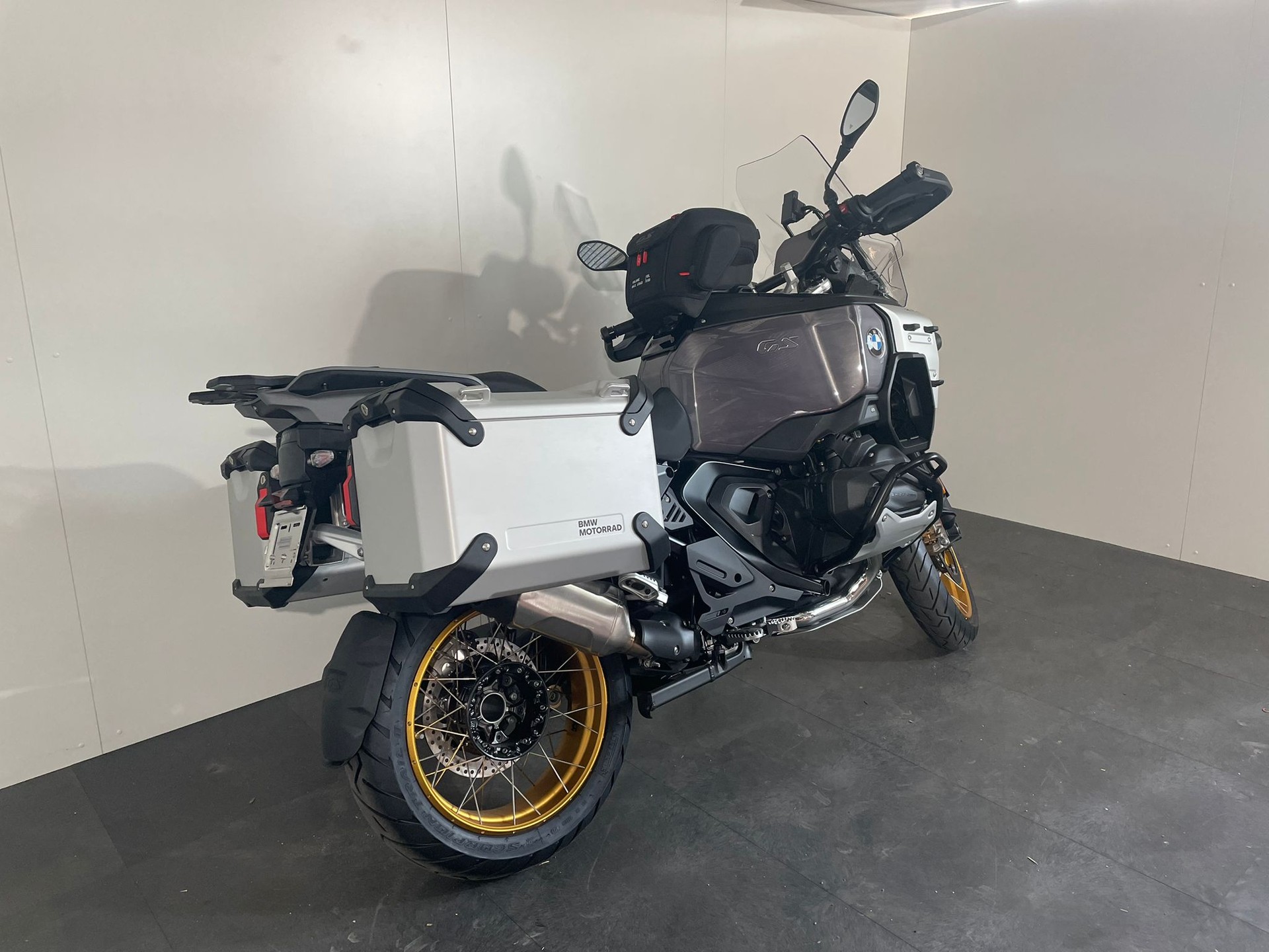 BMW R 1300 GS Adventure-image-3