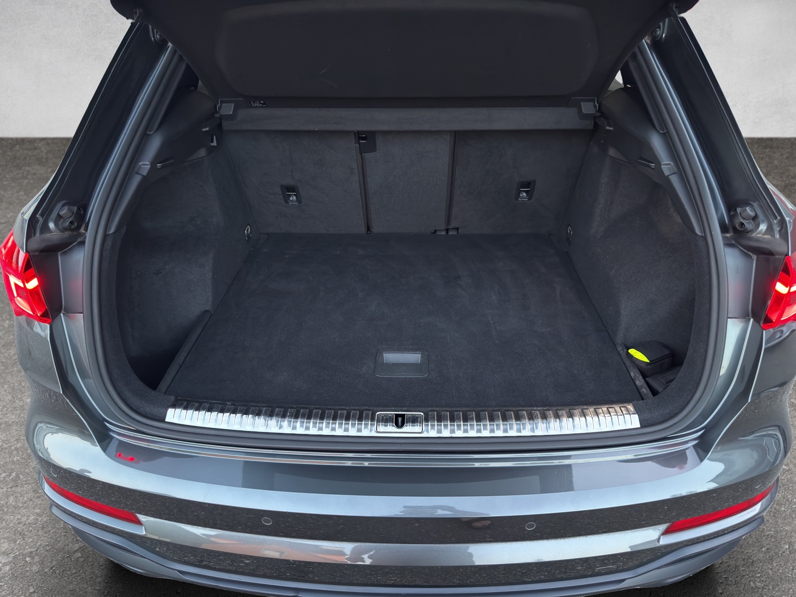AUDI Q3 40 TDI S line Attraction quattro S-tronic-image-20