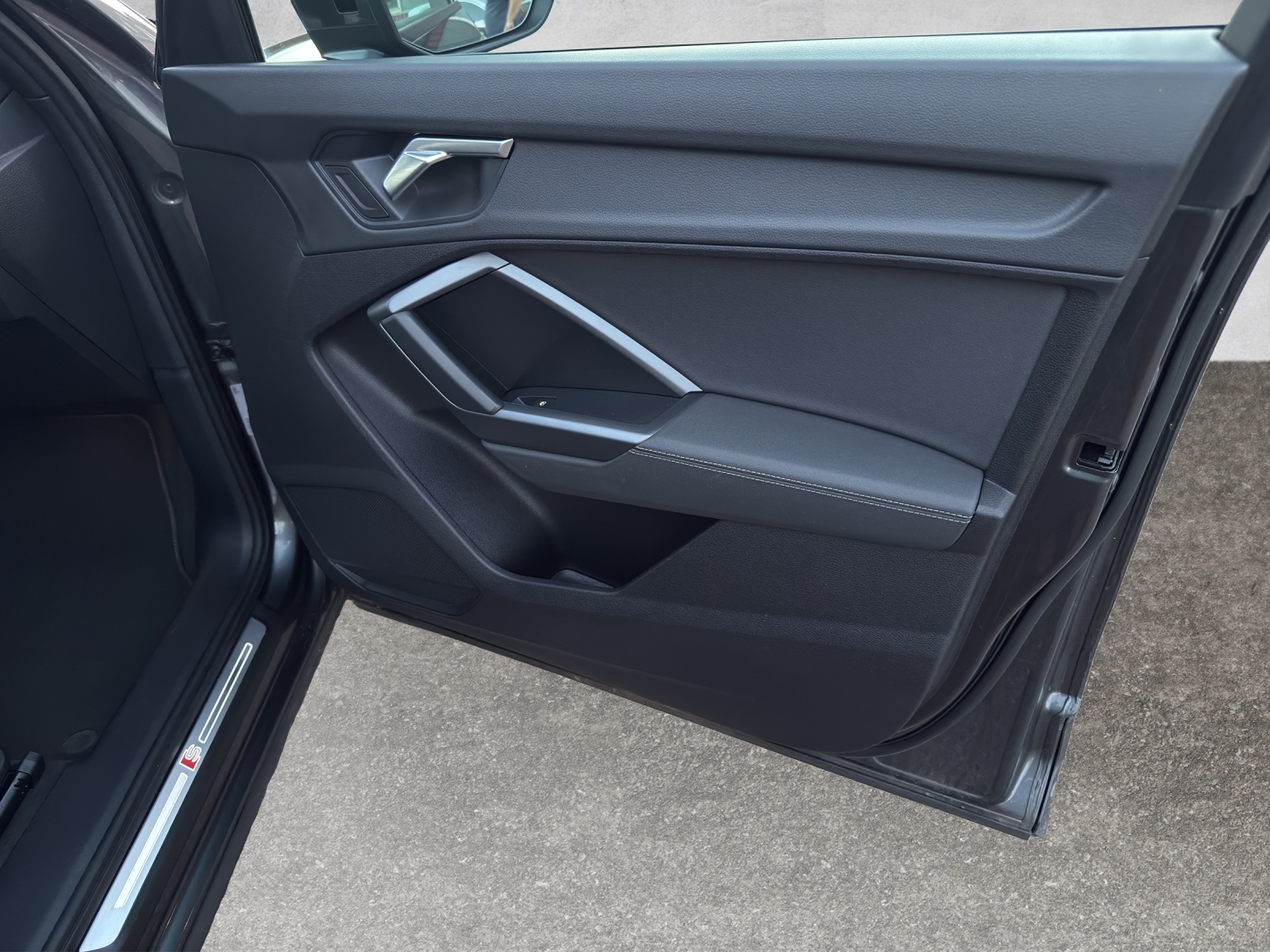 AUDI Q3 40 TDI S line Attraction quattro S-tronic-image-17