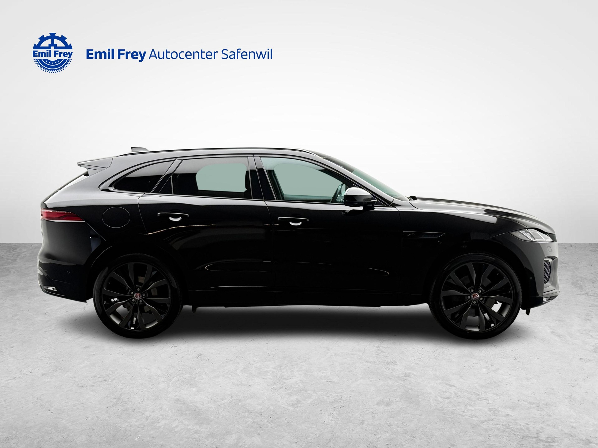 JAGUAR F-Pace 3.0 I6 R-Dynamic SE AWD-image-4