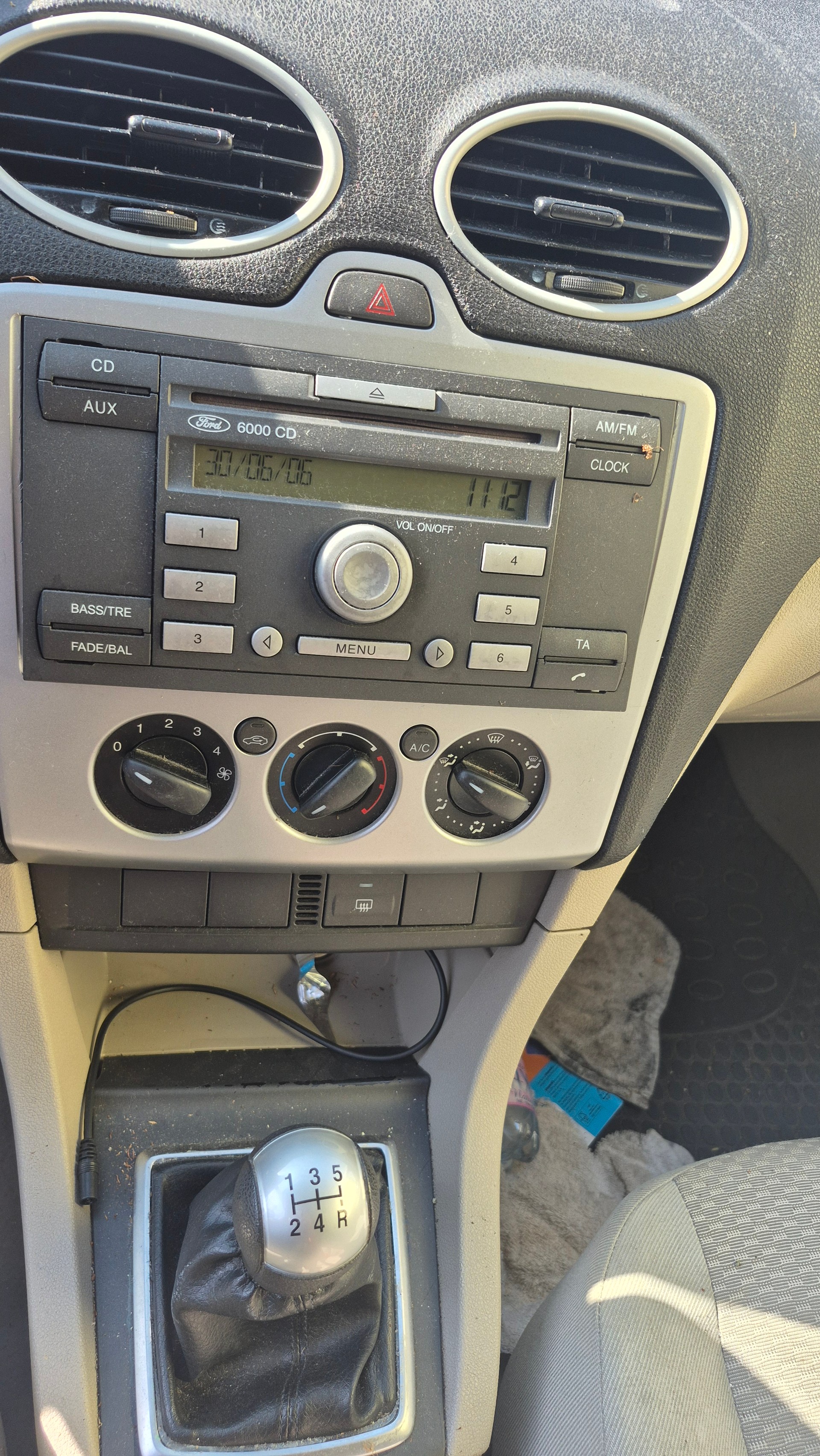 FORD Focus 1.6i Trend-image-8