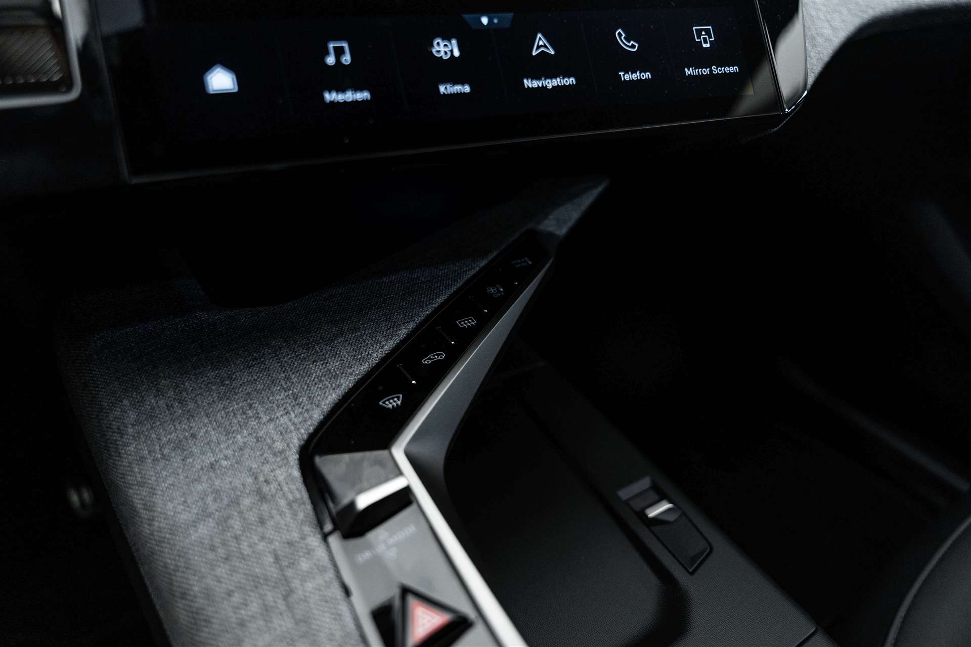 PEUGEOT 5008 145 Hybrid GT 7-Plätzer e-DCS-Automat-image-22