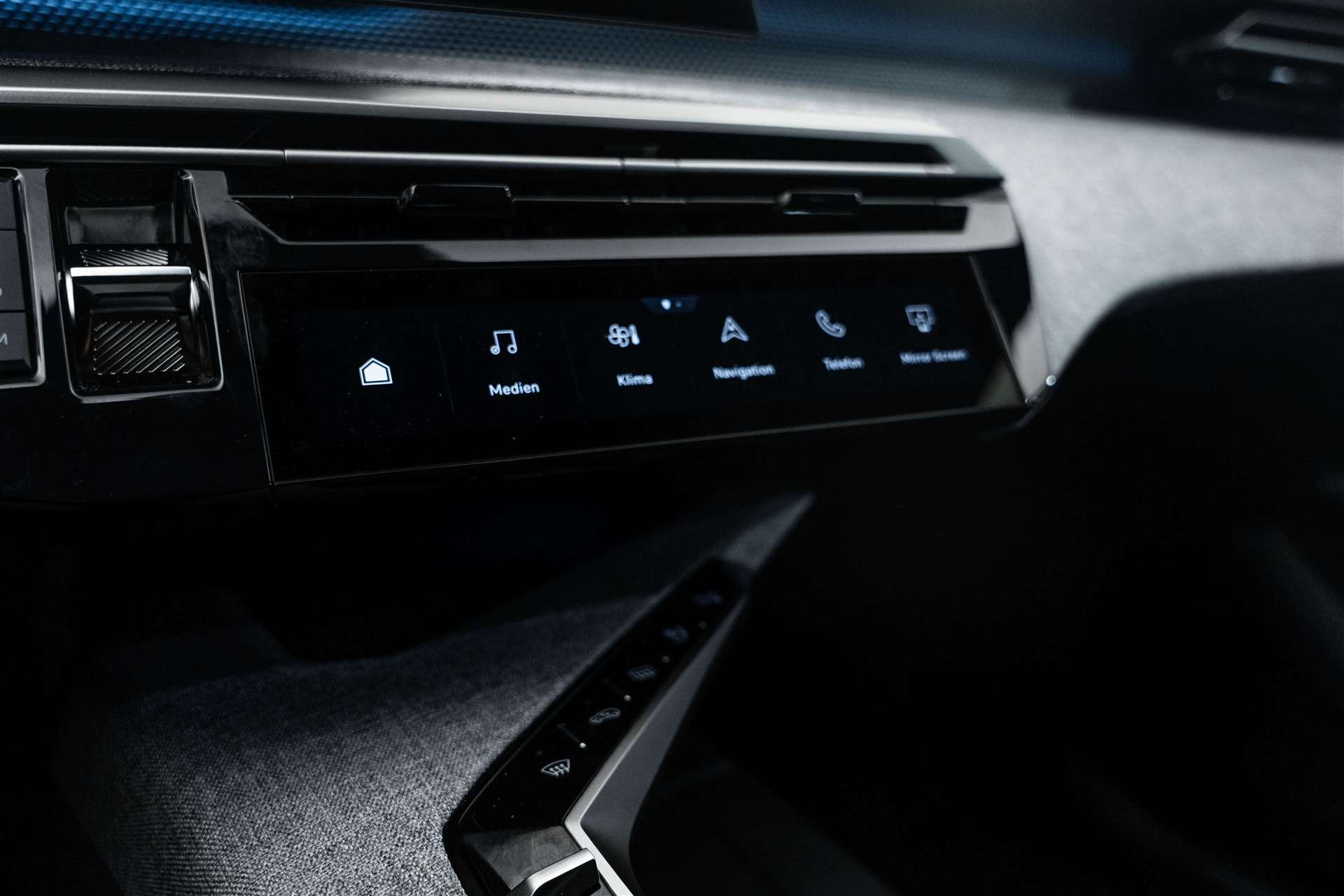 PEUGEOT 5008 145 Hybrid GT 7-Plätzer e-DCS-Automat-image-20