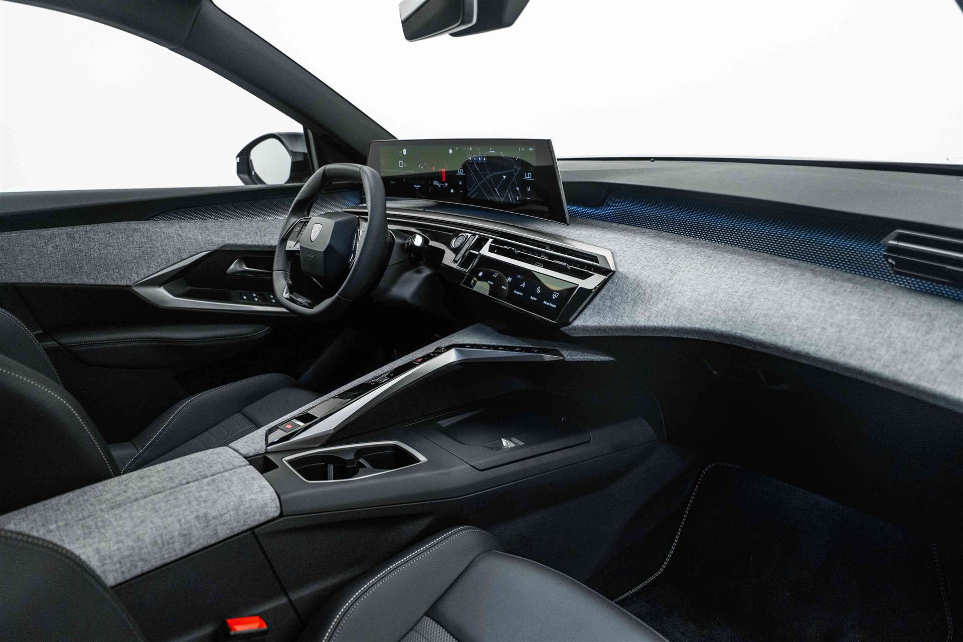 PEUGEOT 5008 145 Hybrid GT 7-Plätzer e-DCS-Automat-image-9