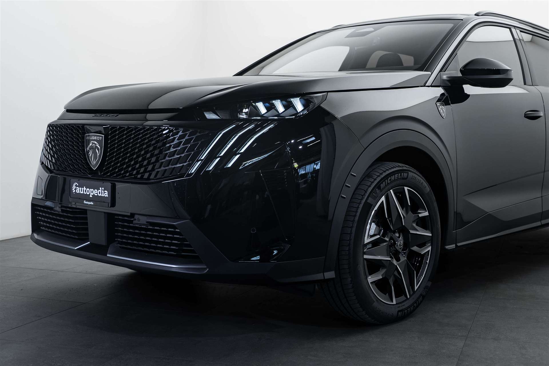 PEUGEOT 5008 145 Hybrid GT 7-Plätzer e-DCS-Automat-showroom-element-1