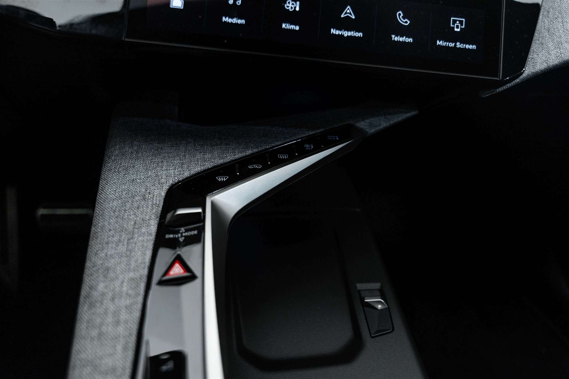 PEUGEOT 5008 145 Hybrid GT 7-Plätzer e-DCS-Automat-image-21