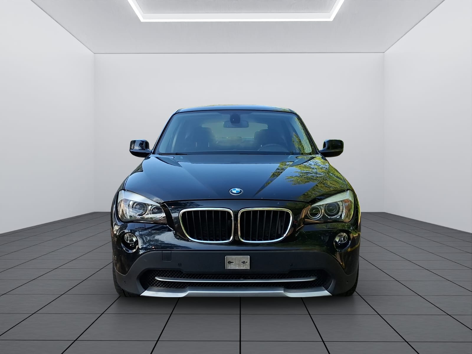 BMW X1 xDrive 20d-showroom-element-1