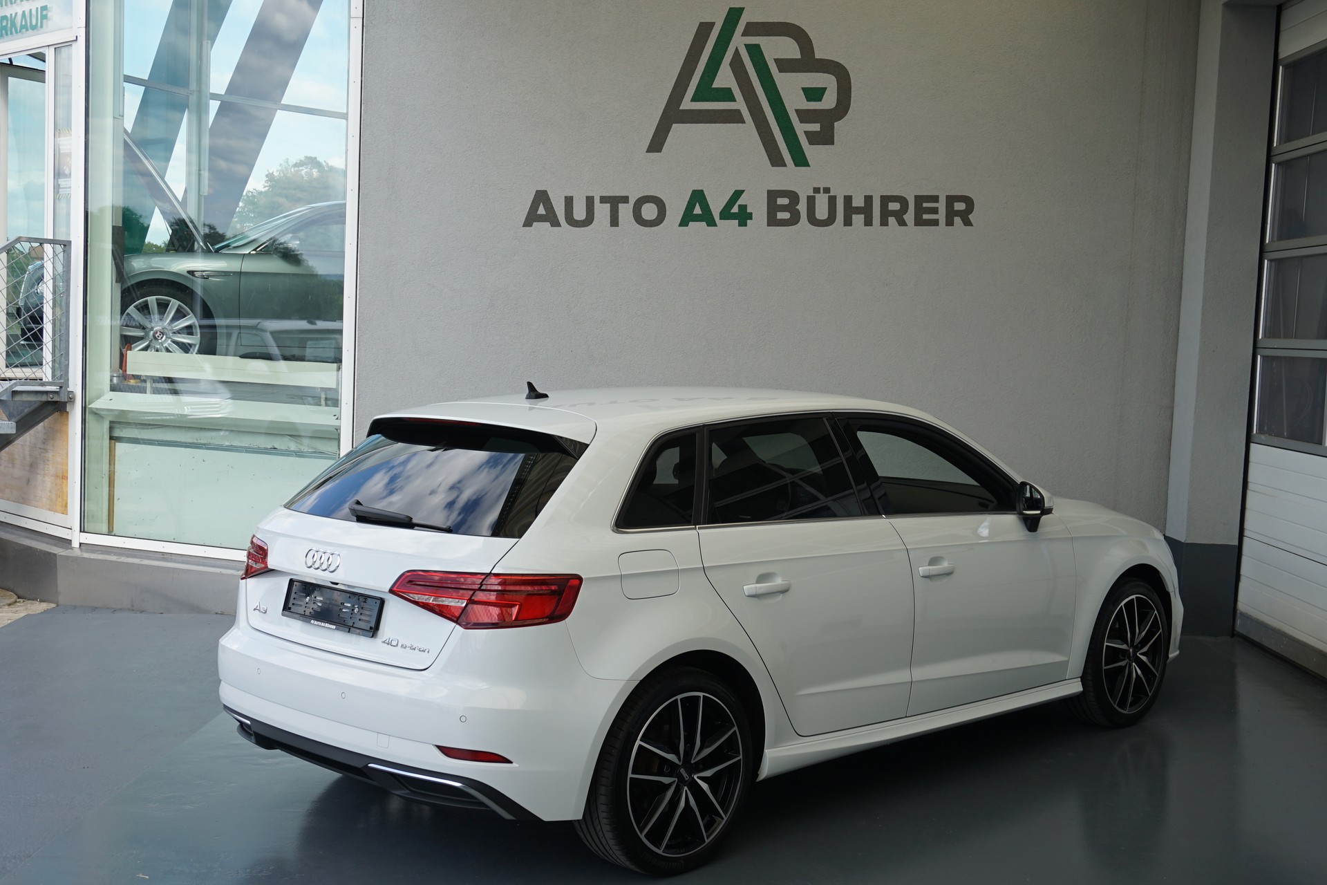 AUDI A3 40 TFSI e-tron Sport 204PS Automat "kann rund 35 bis 40km rein elektrisch fahren"-image-7