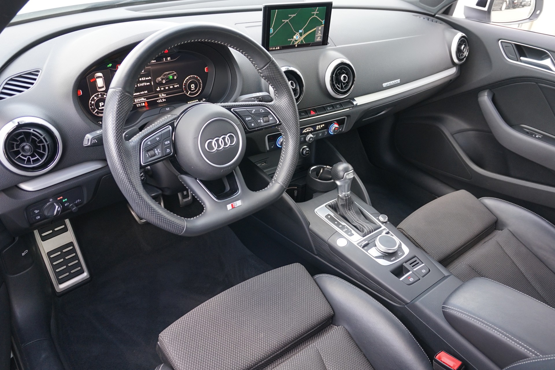 AUDI A3 40 TFSI e-tron Sport 204PS Automat "kann rund 35 bis 40km rein elektrisch fahren"-image-16