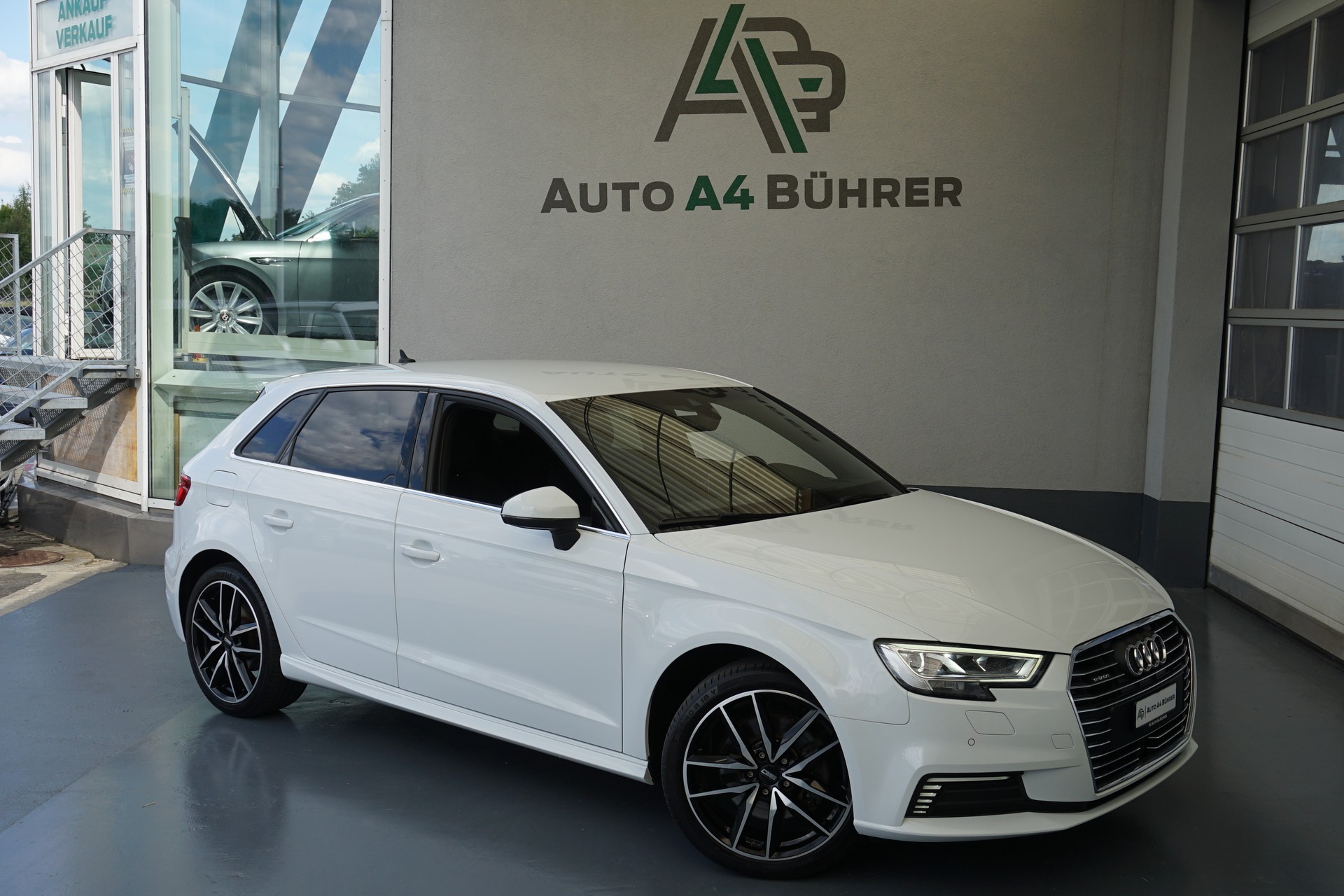 AUDI A3 40 TFSI e-tron Sport 204PS Automat "kann rund 35 bis 40km rein elektrisch fahren"-showroom-element-1