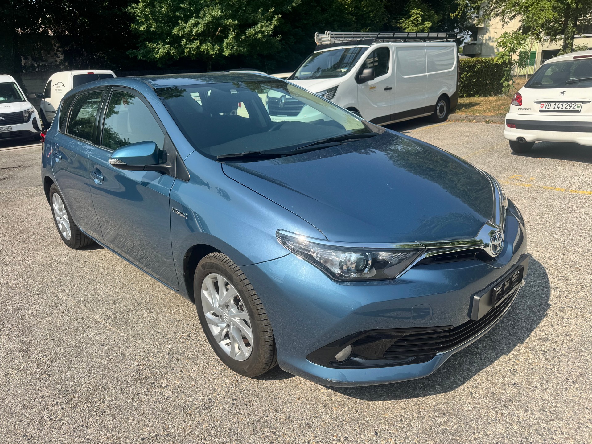 TOYOTA Auris 1.8 HSD Luna e-CVT