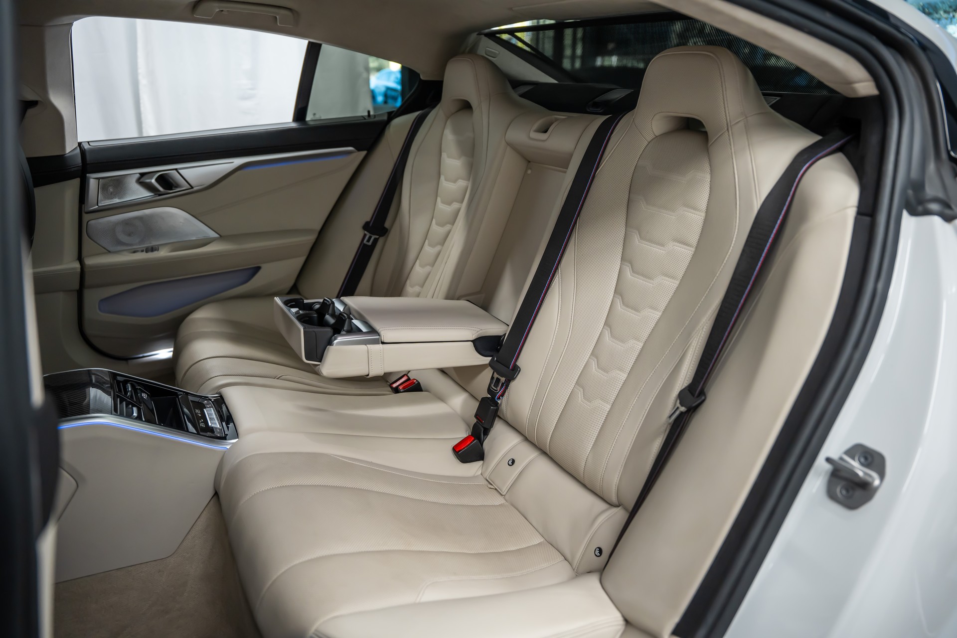 BMW M850i xDrive Grand Coupé Steptronic *Performance-Sitze*B&W-Diamond*Head-Up*Panorama*-image-14