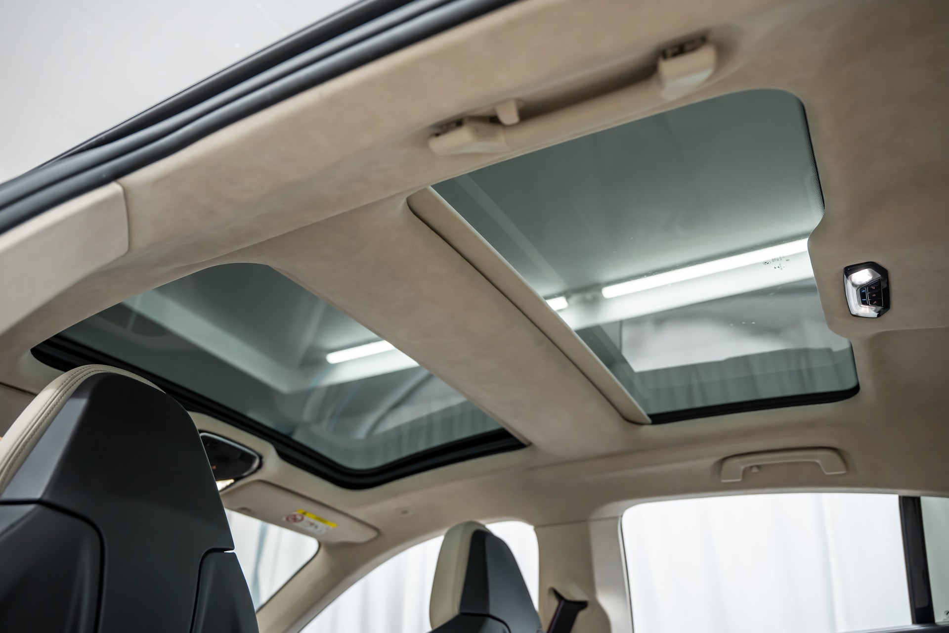 BMW M850i xDrive Grand Coupé Steptronic *Performance-Sitze*B&W-Diamond*Head-Up*Panorama*-image-16