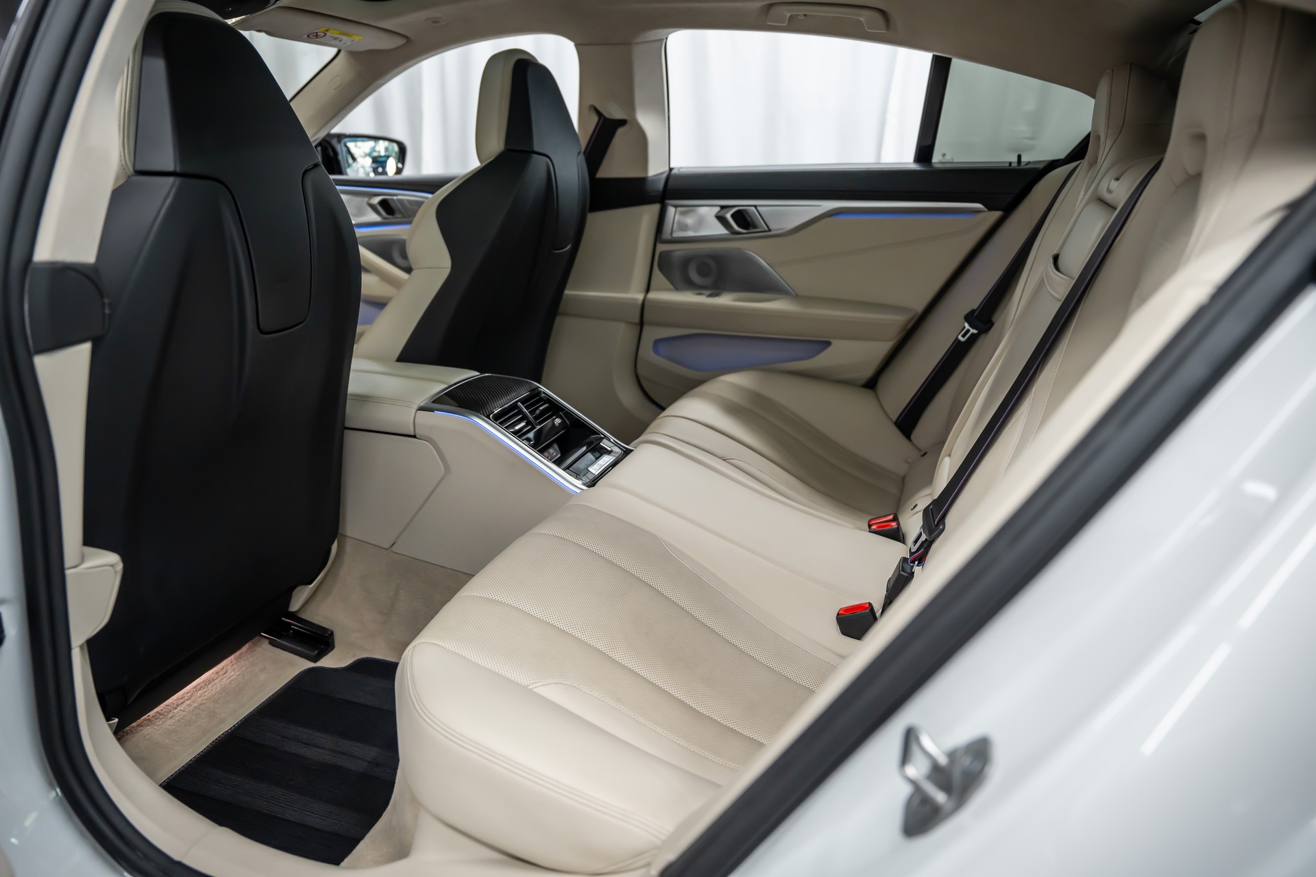 BMW M850i xDrive Grand Coupé Steptronic *Performance-Sitze*B&W-Diamond*Head-Up*Panorama*-image-13
