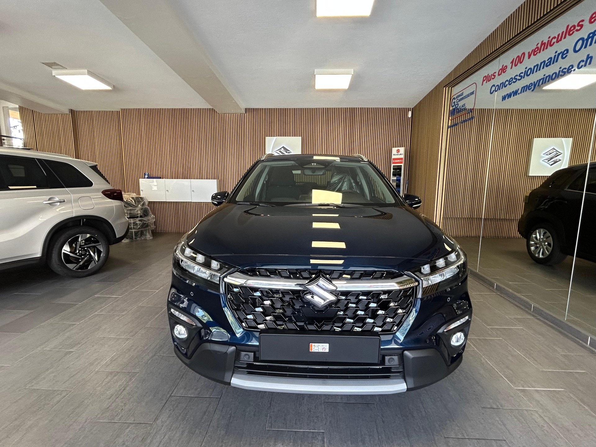 SUZUKI S-Cross 1.4 T Piz Sulai Hybrid 4x4 4 ROUES HIVER OFFERT-showroom-element-2