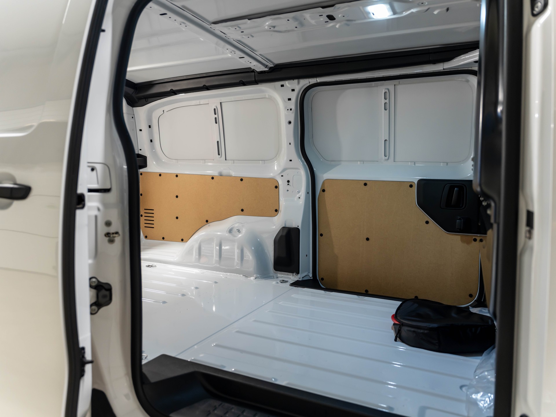 CITROEN e-Jumpy XL 75kWh-image-12