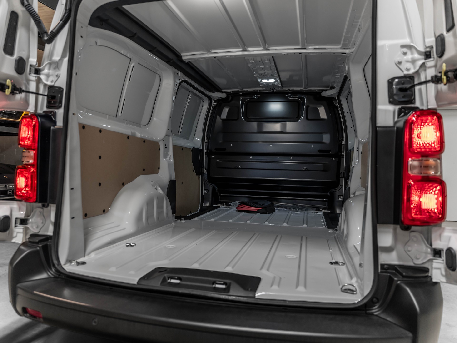 CITROEN e-Jumpy XL 75kWh-image-11