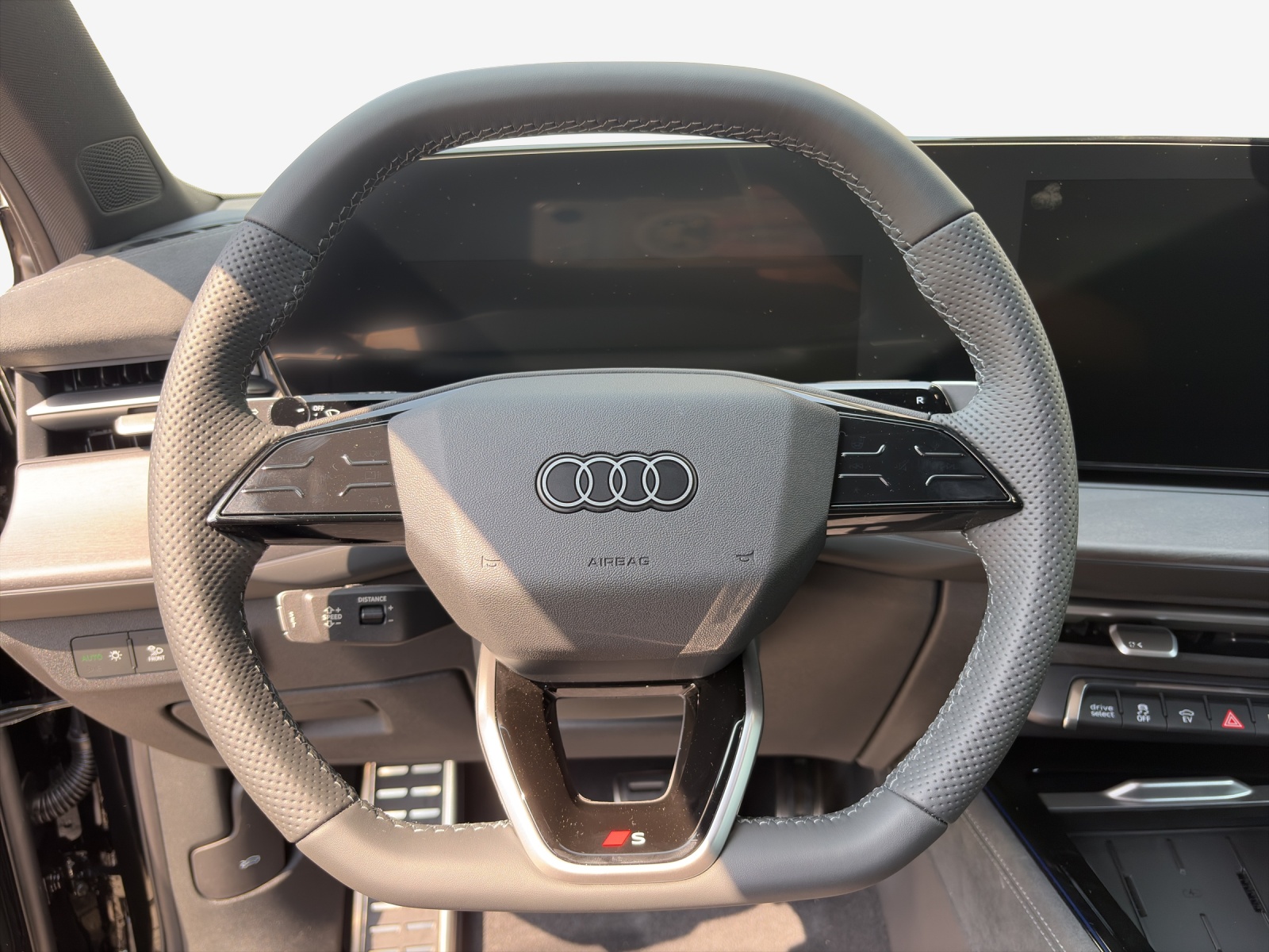 AUDI Q3 Sportback e-hybrid 200 kW S tronig-image-9