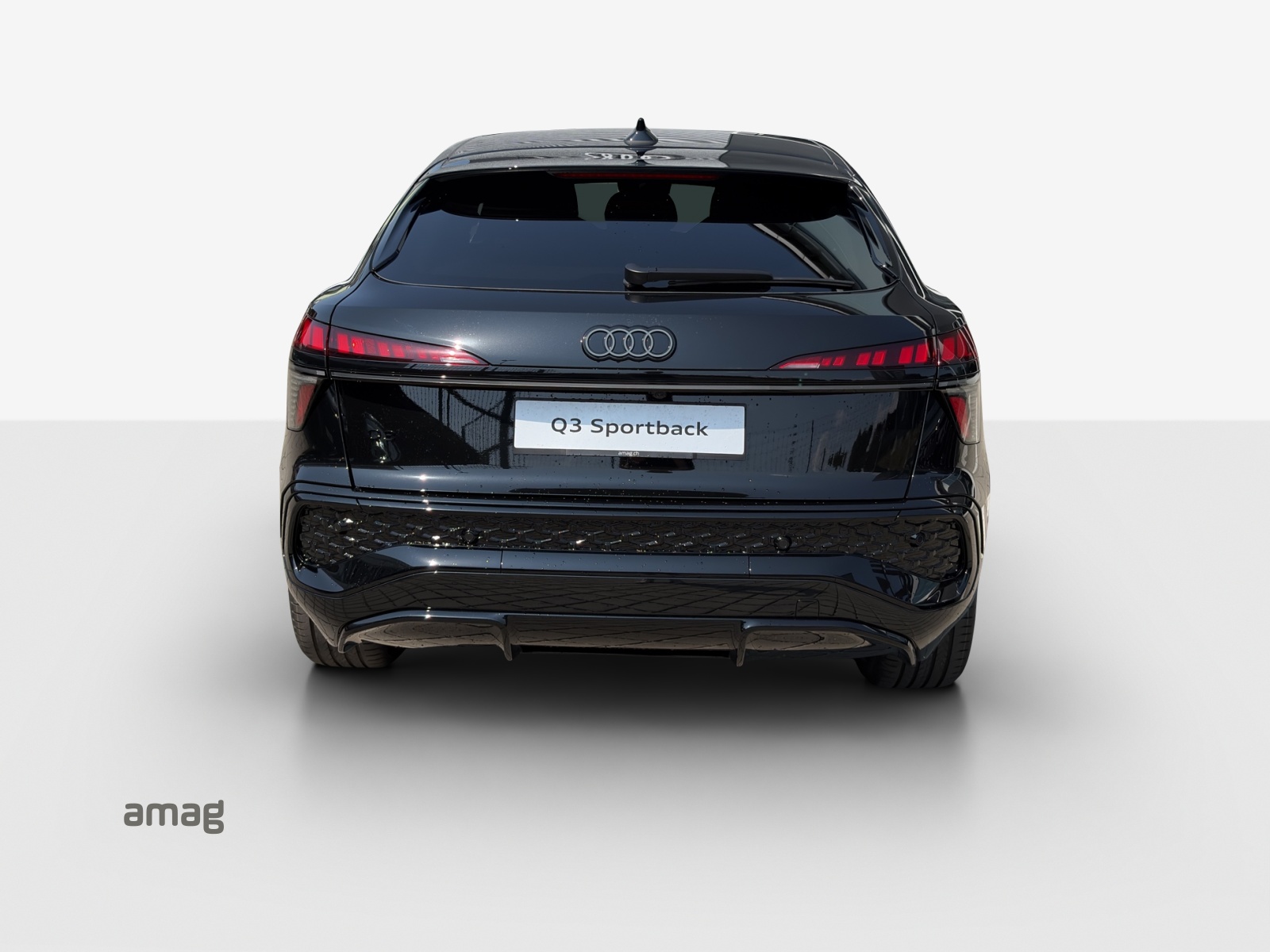AUDI Q3 Sportback e-hybrid 200 kW S tronig-showroom-element-3