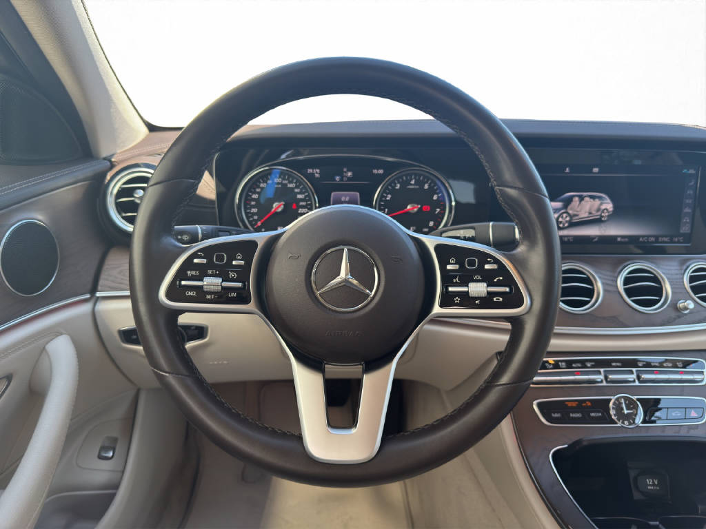 MERCEDES-BENZ E 200 Exclusive 4Matic T-Modell-image-11